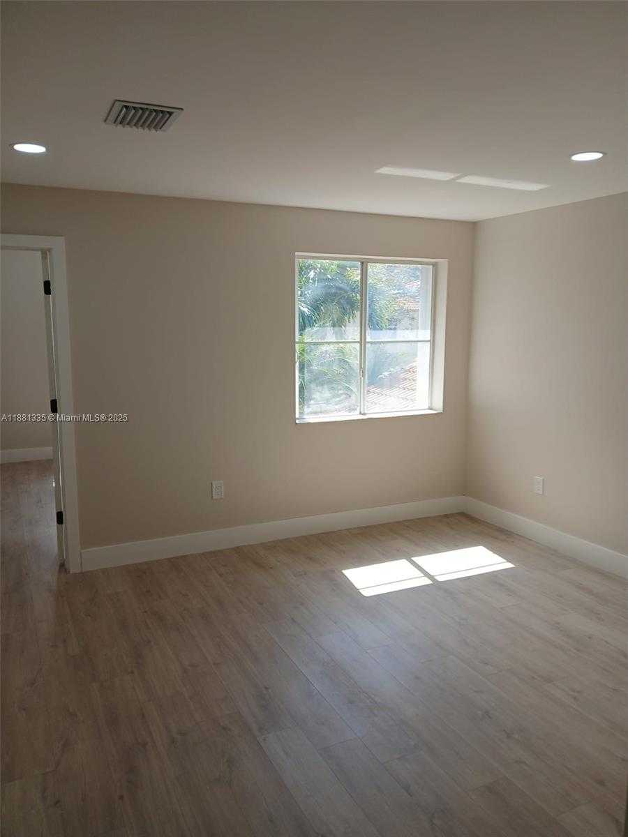 Small Image of 1065 RIVER BIRCH ST #1065, Hollywood Number 8