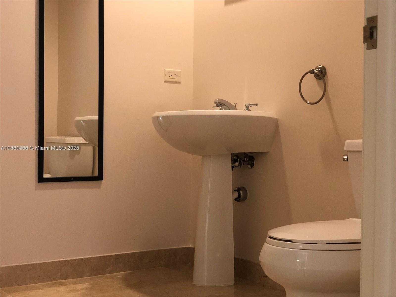 Small Image of 801 BRICKELL KEY BLVD #2707, Miami Number 18