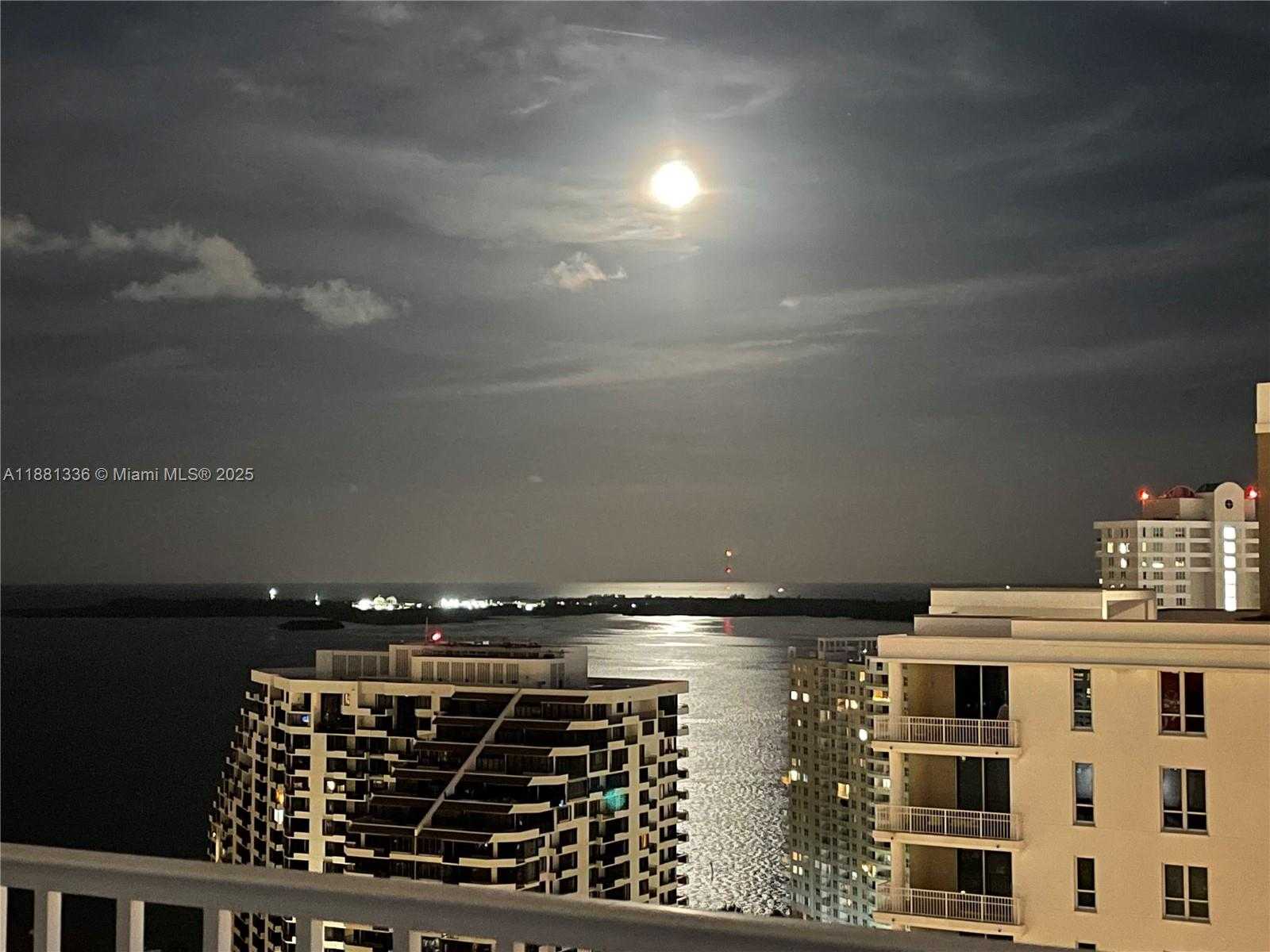 Small Image of 801 BRICKELL KEY BLVD #2707, Miami Number 3