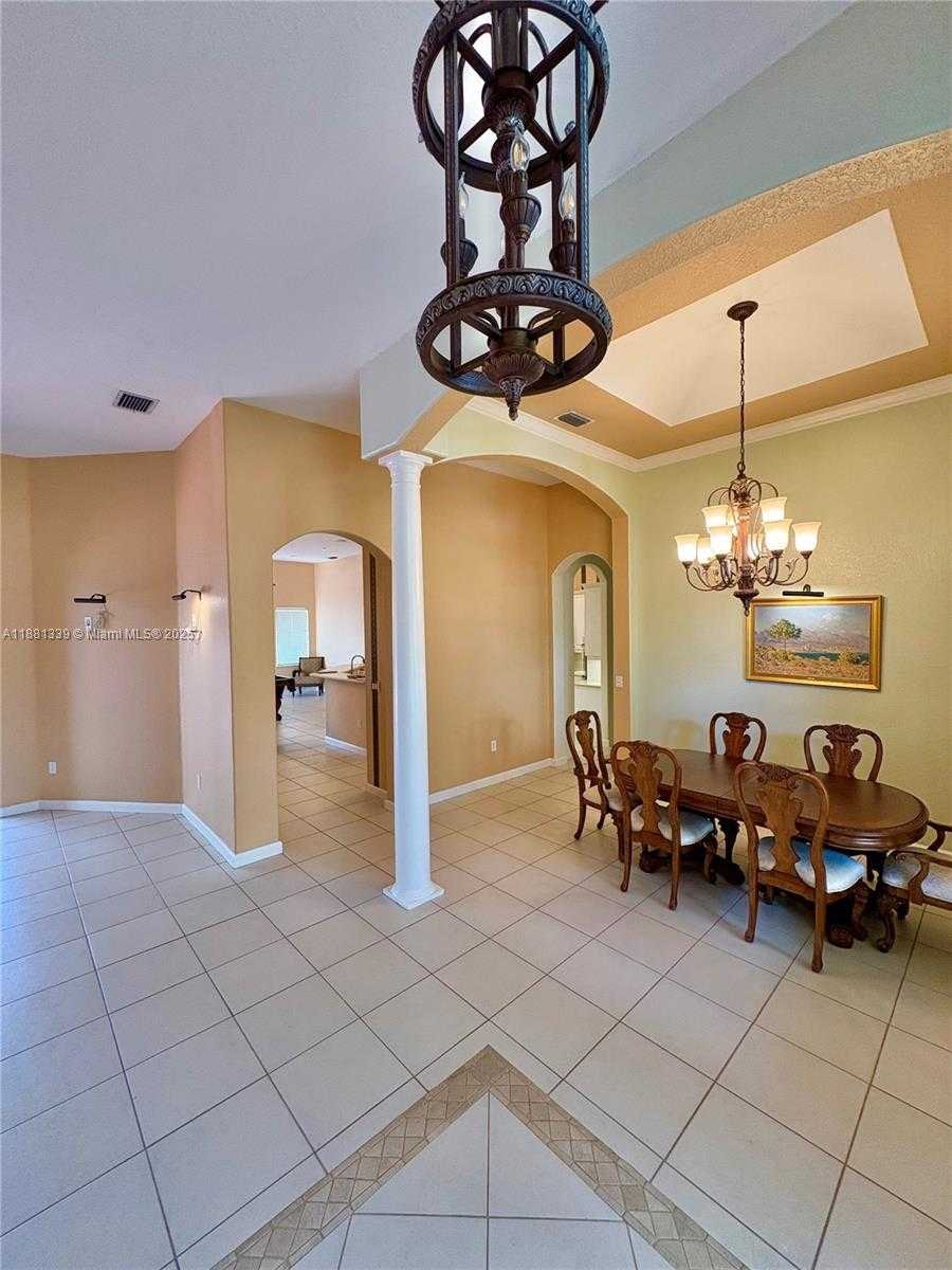 Small Image of 1925 NORTH WEST 167TH TER, Pembroke Pines Number 9