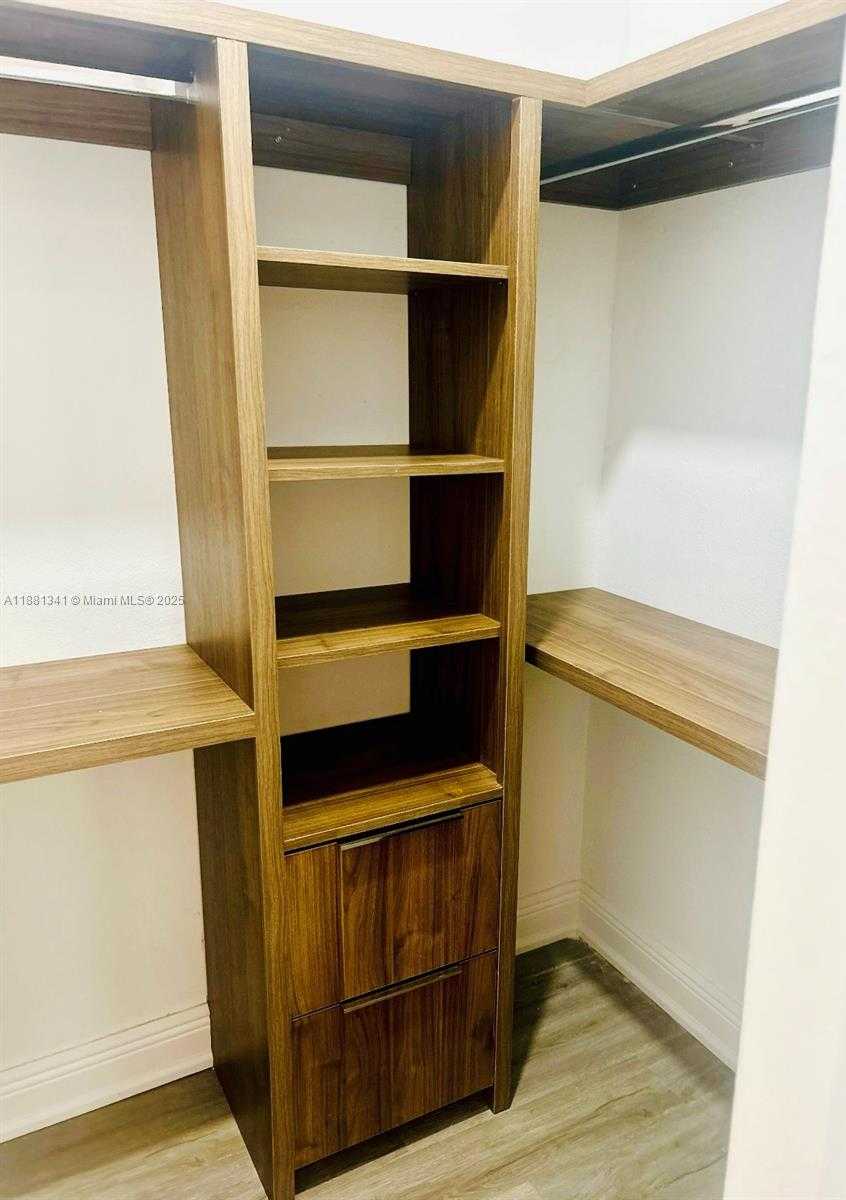 Small Image of 1011 EUCLID AVE #4, Miami Beach Number 3