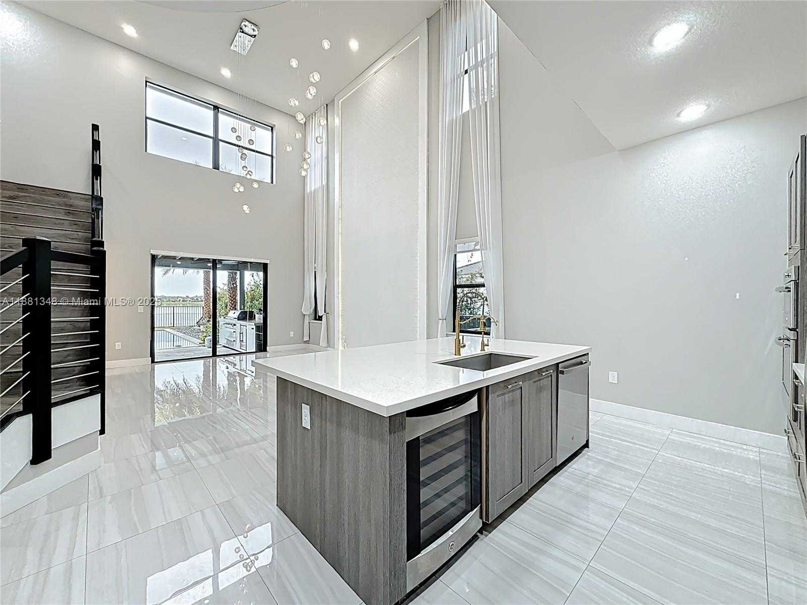 Small Image of 15530 NORTH WEST 89TH CT, Miami Lakes Number 10