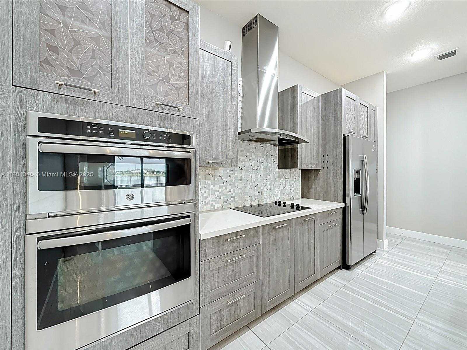 Small Image of 15530 NORTH WEST 89TH CT, Miami Lakes Number 13