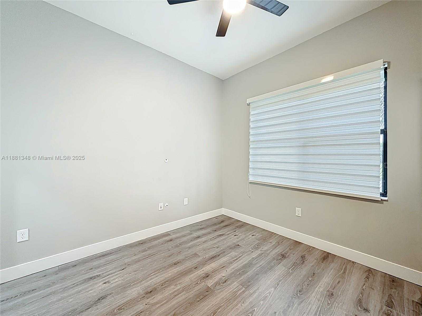 Small Image of 15530 NORTH WEST 89TH CT, Miami Lakes Number 22