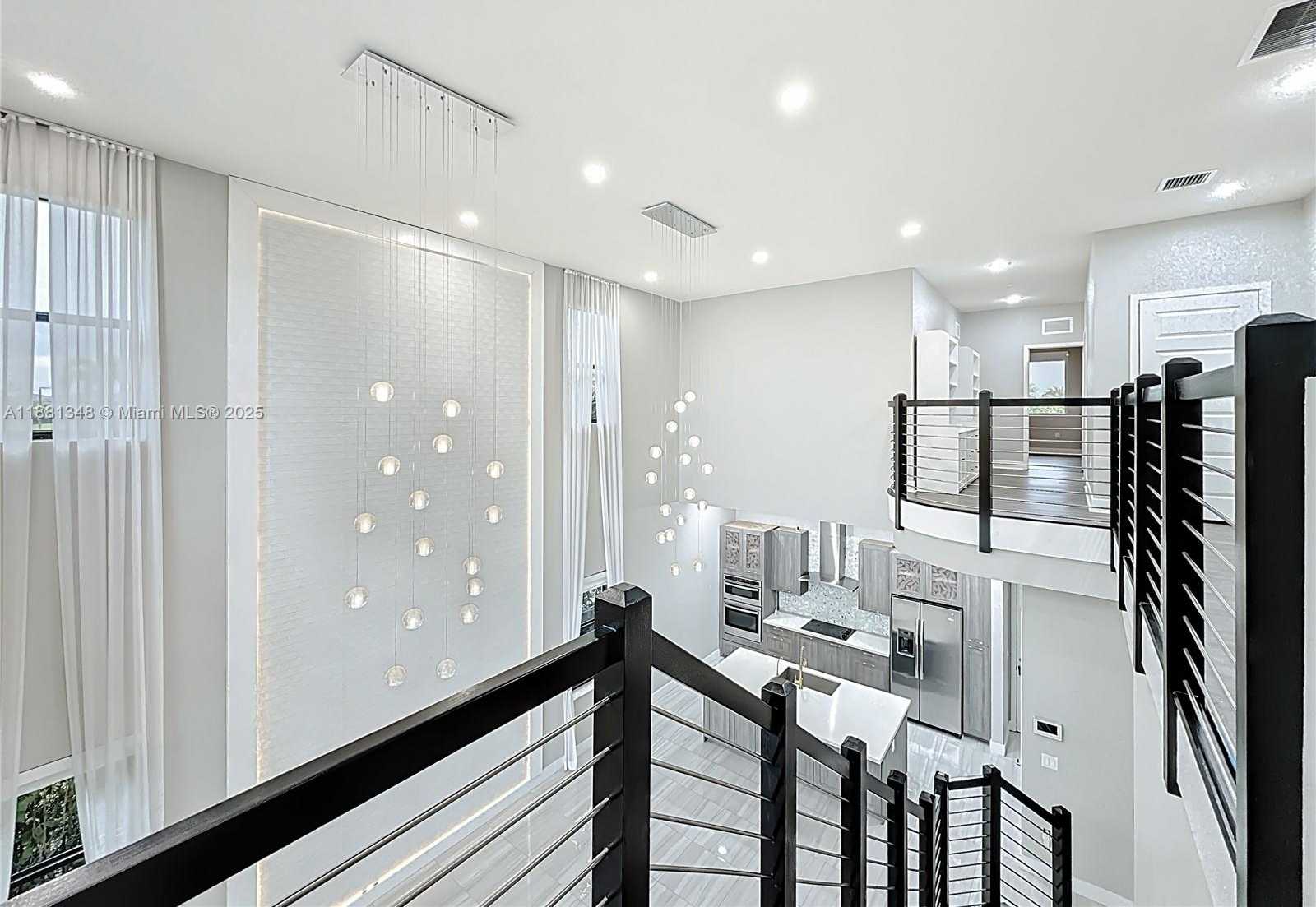 Small Image of 15530 NORTH WEST 89TH CT, Miami Lakes Number 26