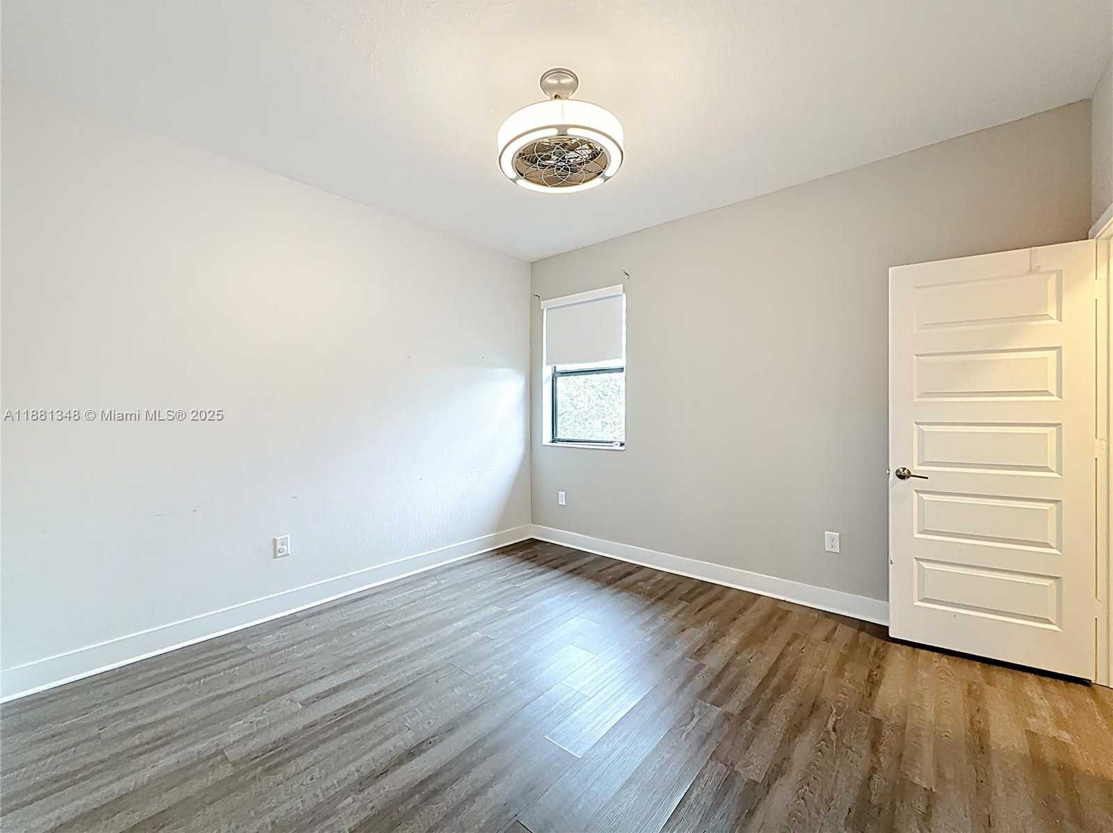 Small Image of 15530 NORTH WEST 89TH CT, Miami Lakes Number 40