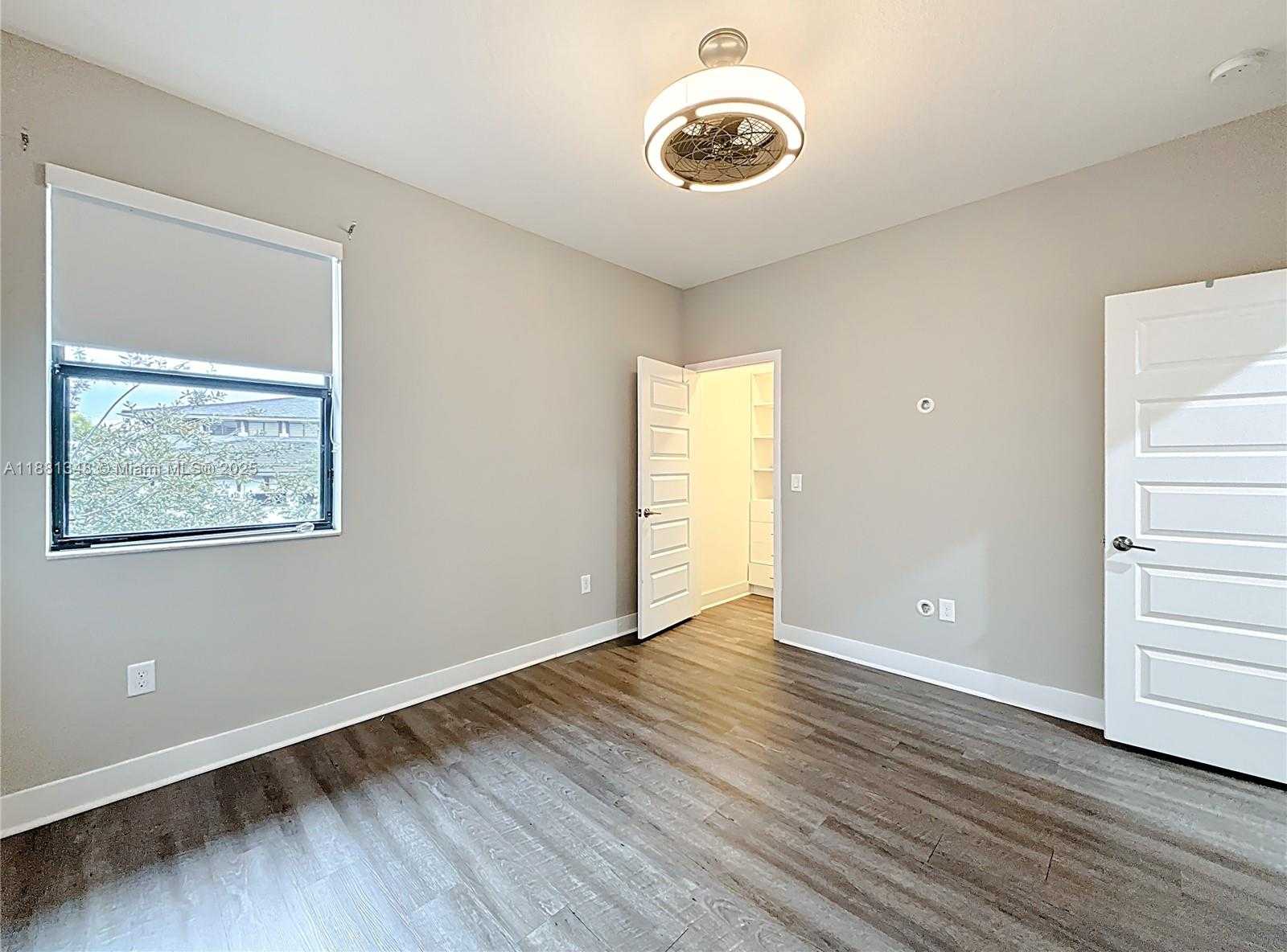 Small Image of 15530 NORTH WEST 89TH CT, Miami Lakes Number 41