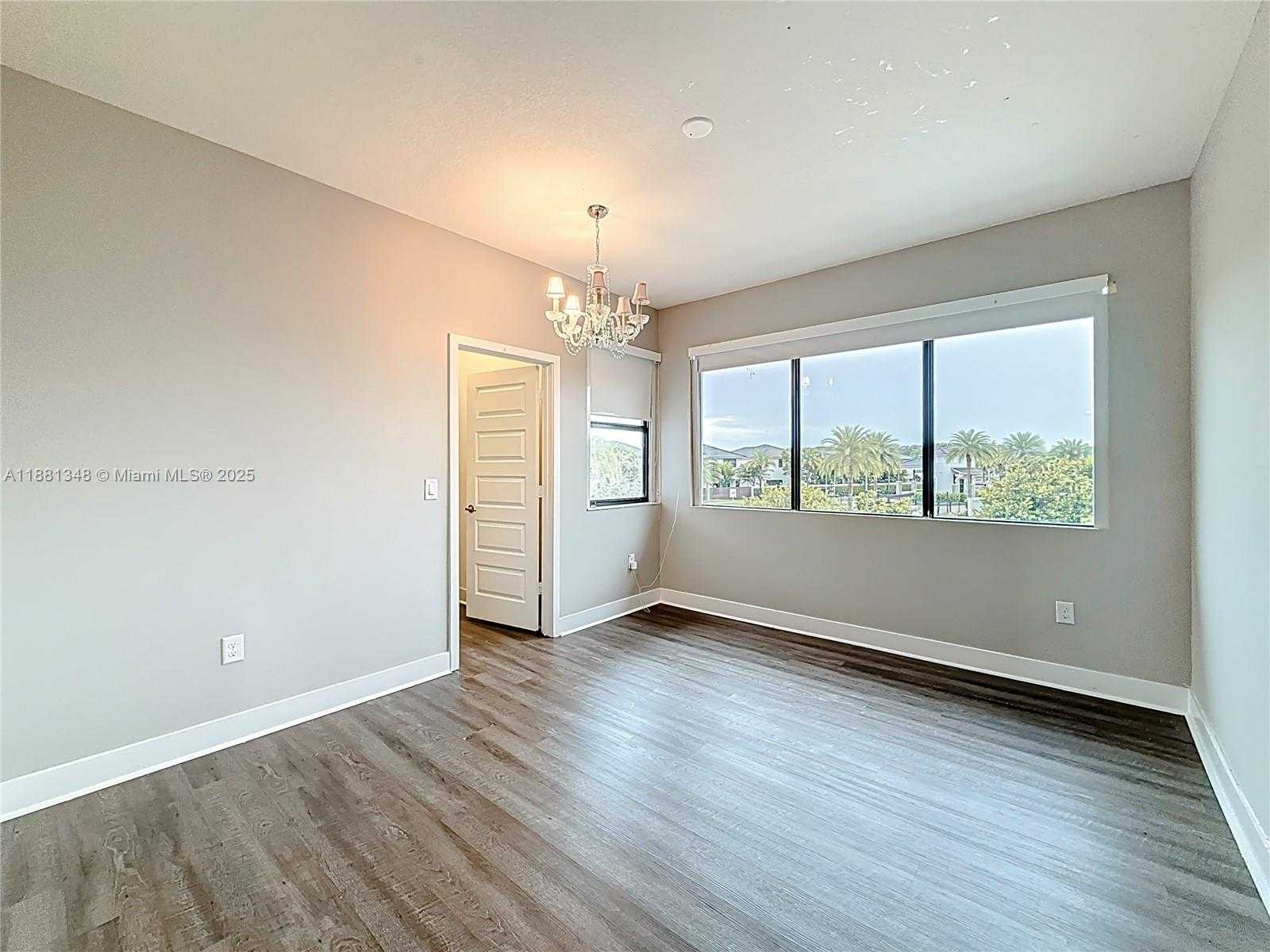 Small Image of 15530 NORTH WEST 89TH CT, Miami Lakes Number 43