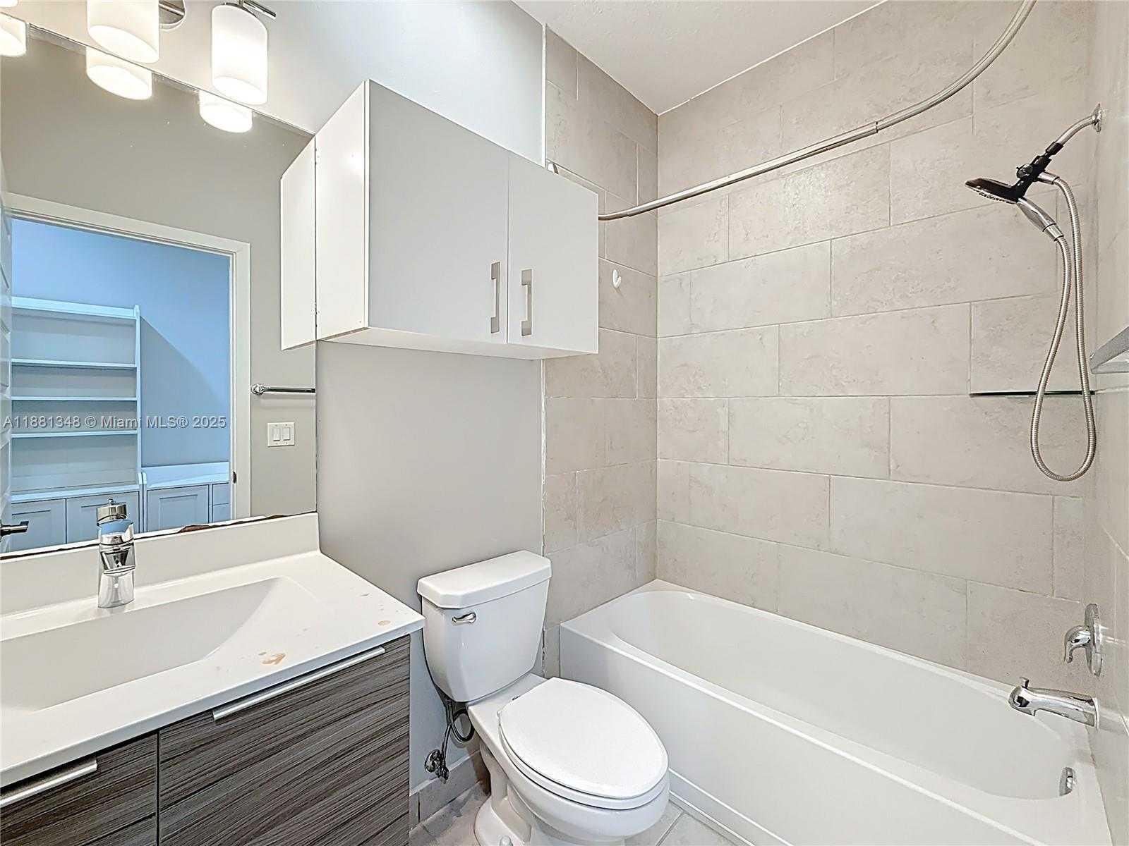 Small Image of 15530 NORTH WEST 89TH CT, Miami Lakes Number 47