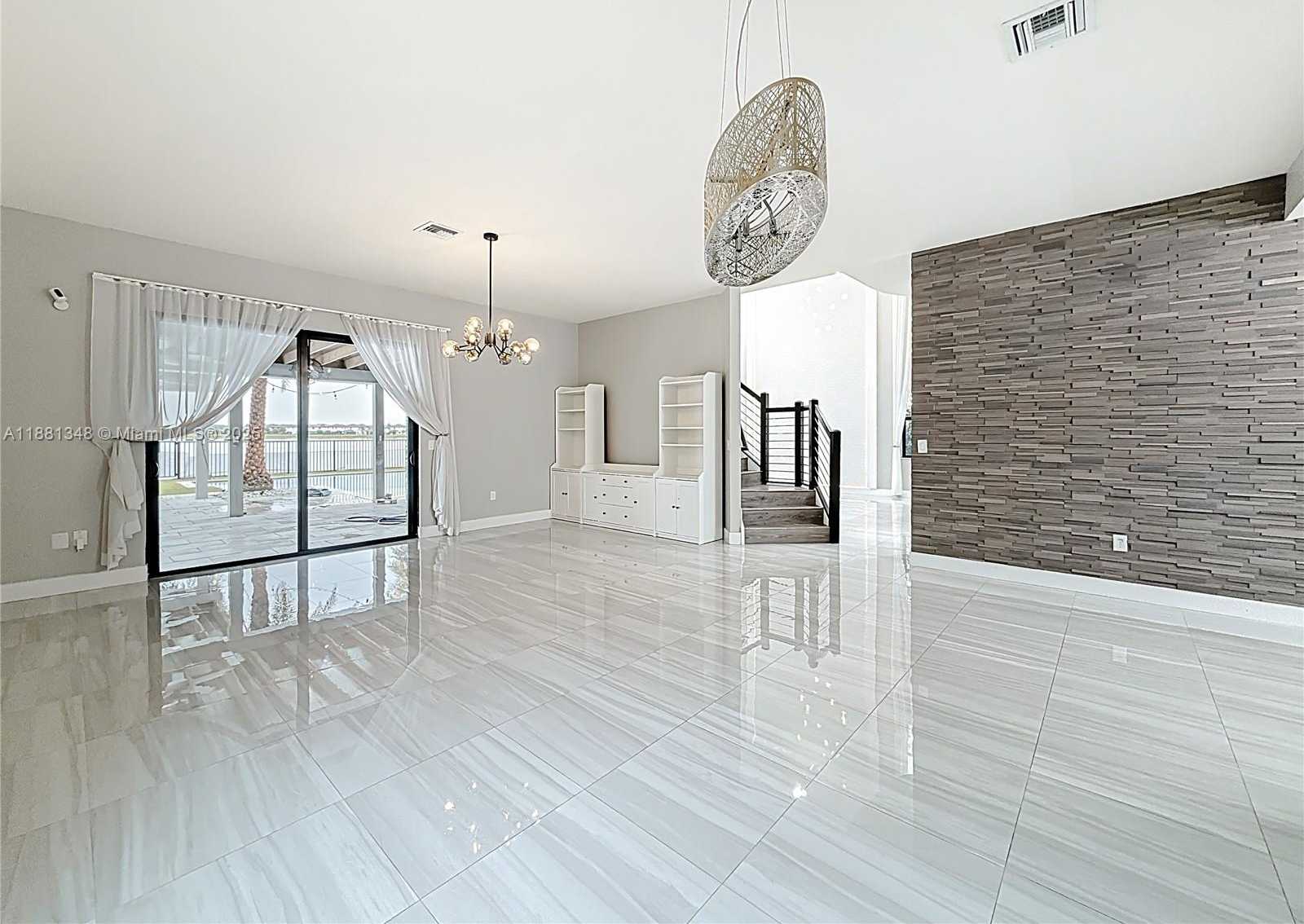 Small Image of 15530 NORTH WEST 89TH CT, Miami Lakes Number 5