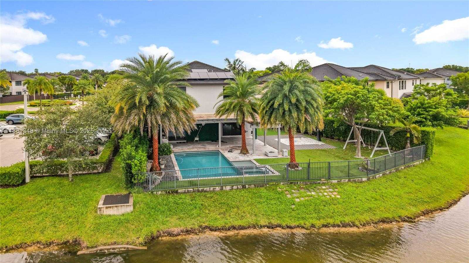 Small Image of 15530 NORTH WEST 89TH CT, Miami Lakes Number 61