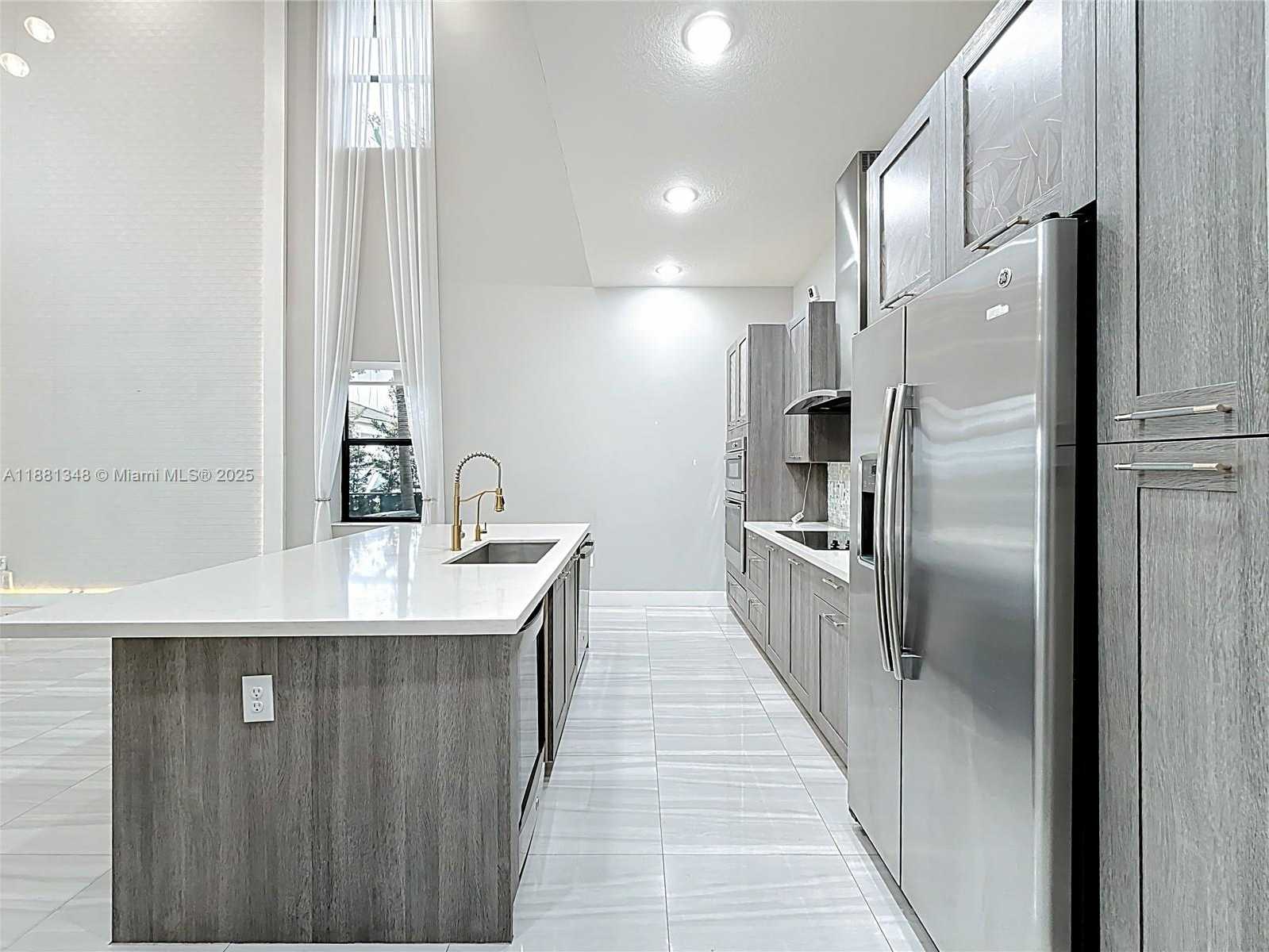 Small Image of 15530 NORTH WEST 89TH CT, Miami Lakes Number 9