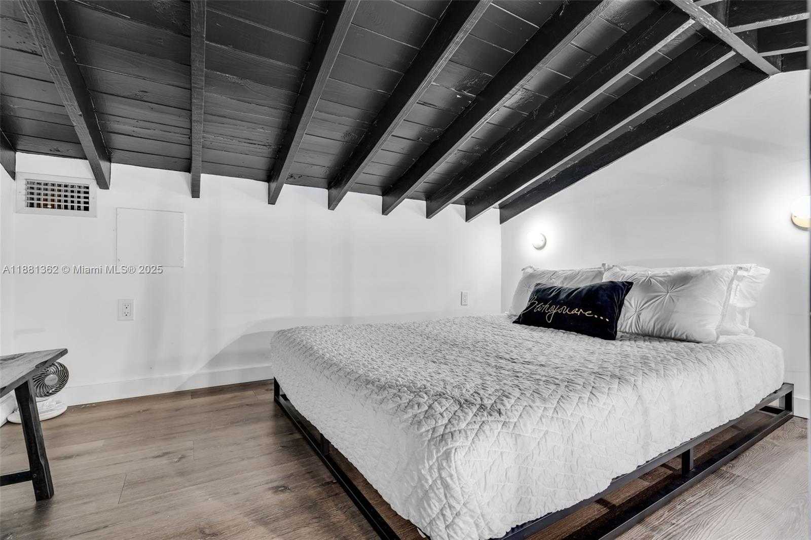 Small Image of 1642 SOUTH WEST 16TH ST, Miami Number 19