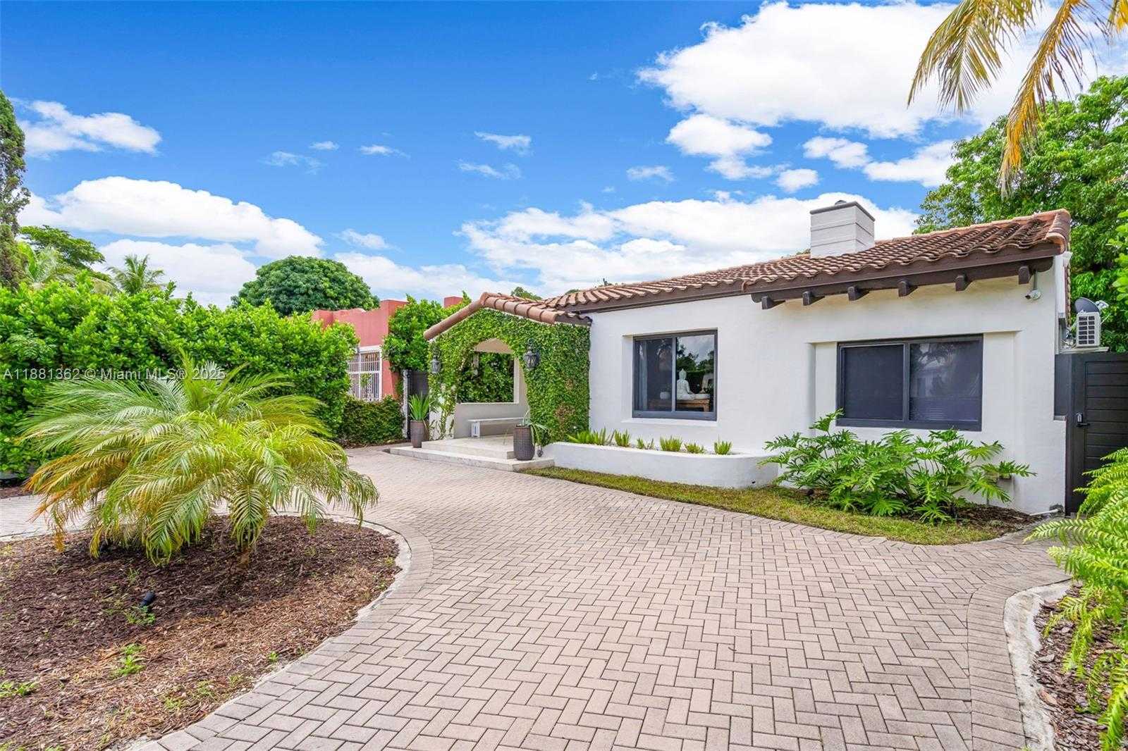 Small Image of 1642 SOUTH WEST 16TH ST, Miami Number 24