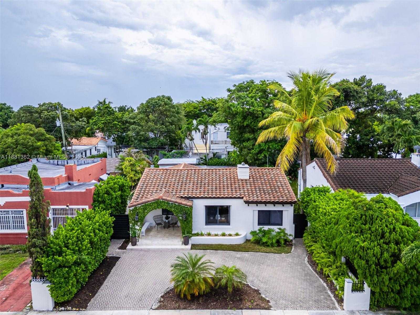 Small Image of 1642 SOUTH WEST 16TH ST, Miami Number 25