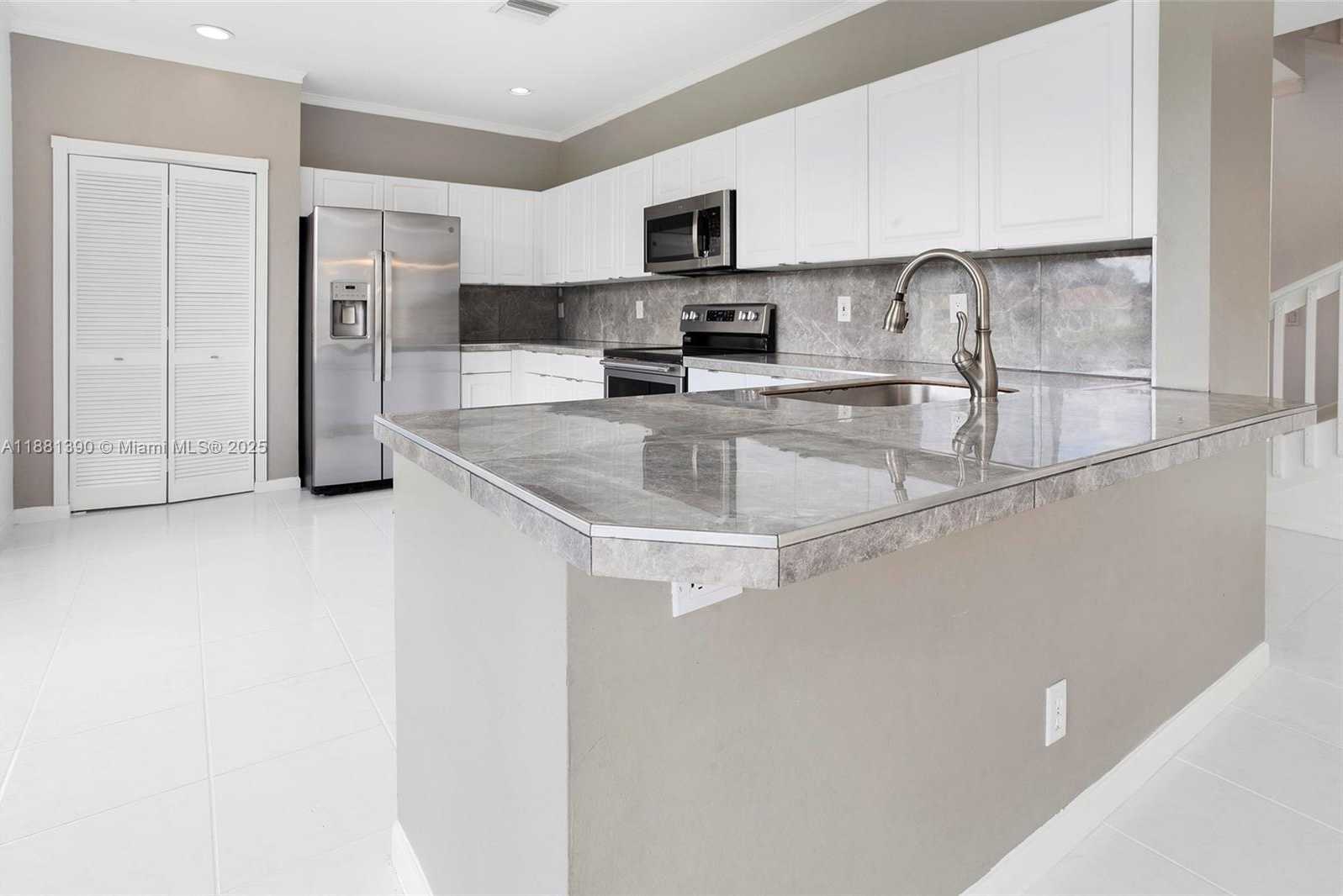 Small Image of 10096 COUNTRY BROOK RD, Boca Raton Number 11