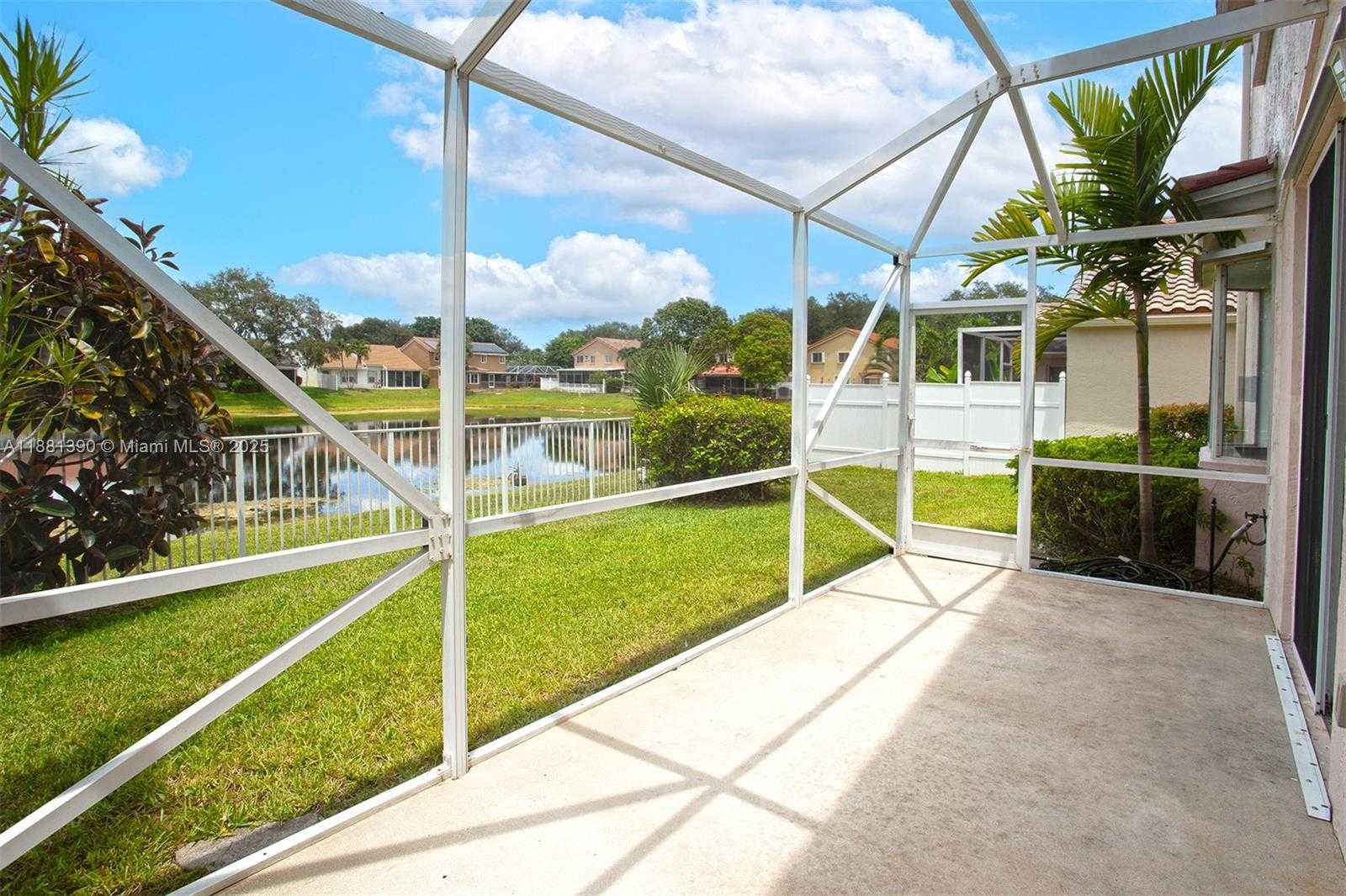 Small Image of 10096 COUNTRY BROOK RD, Boca Raton Number 14