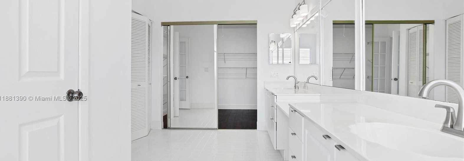 Small Image of 10096 COUNTRY BROOK RD, Boca Raton Number 21