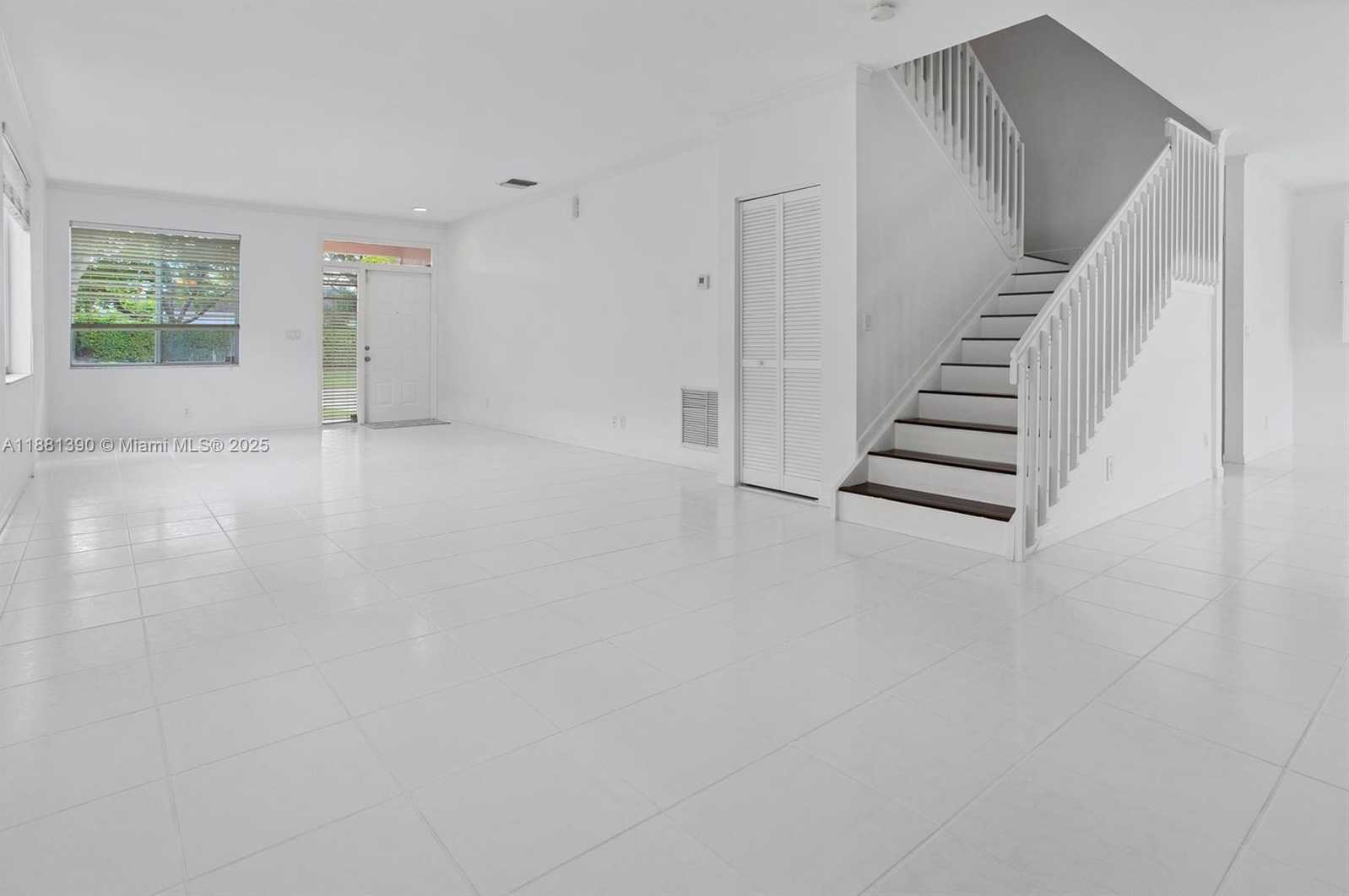 Small Image of 10096 COUNTRY BROOK RD, Boca Raton Number 3