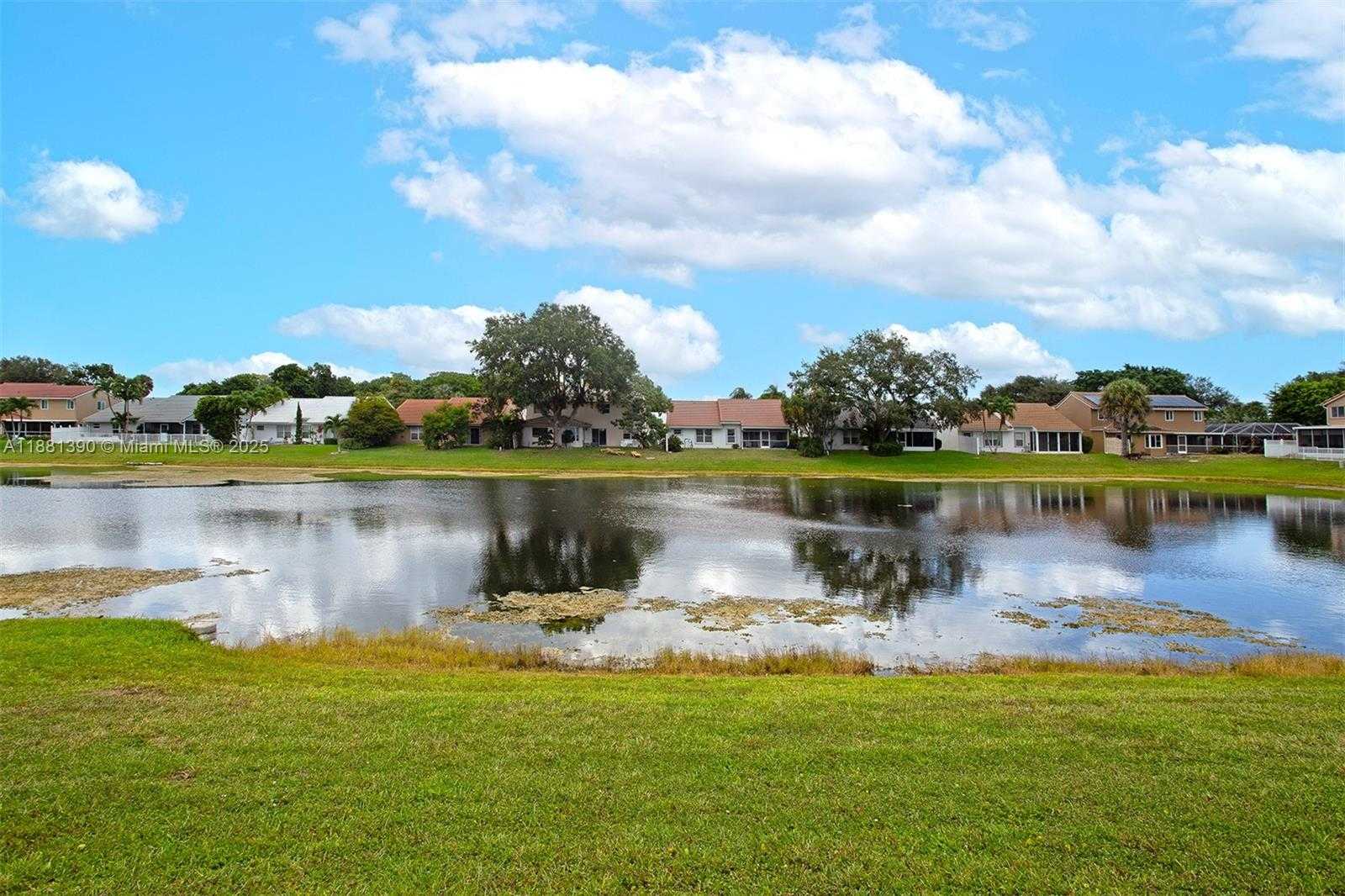 Small Image of 10096 COUNTRY BROOK RD, Boca Raton Number 38