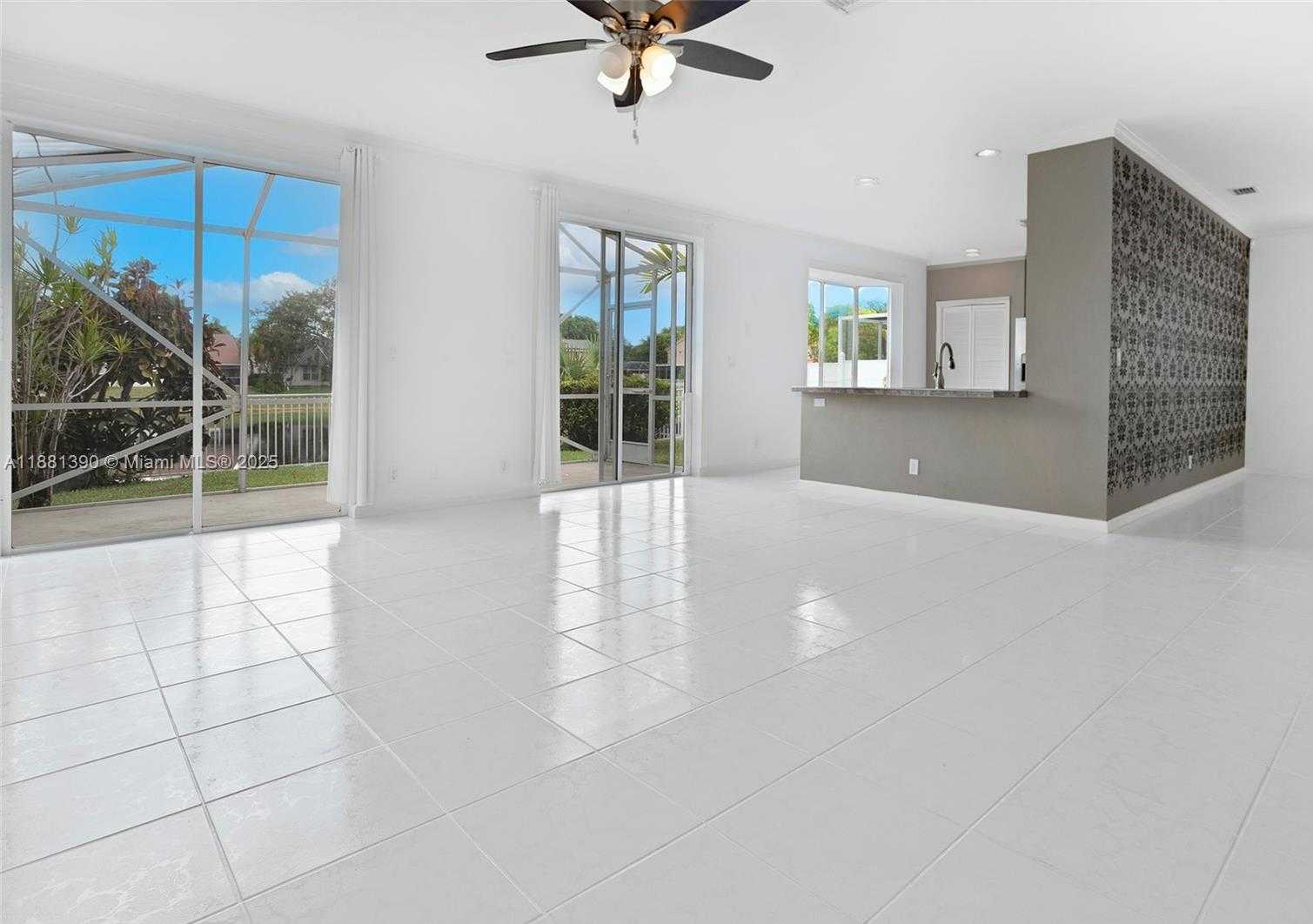 Small Image of 10096 COUNTRY BROOK RD, Boca Raton Number 7