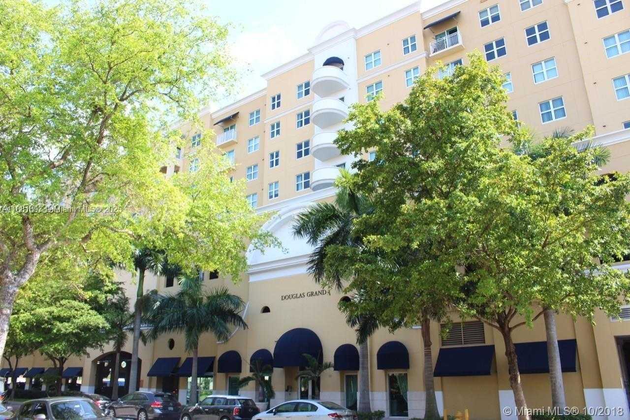 Small Image of 50 MENORES AVE #412, Coral Gables Number 17