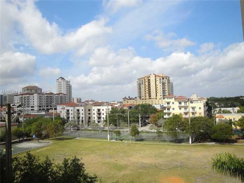 Small Image of 50 MENORES AVE #412, Coral Gables Number 19
