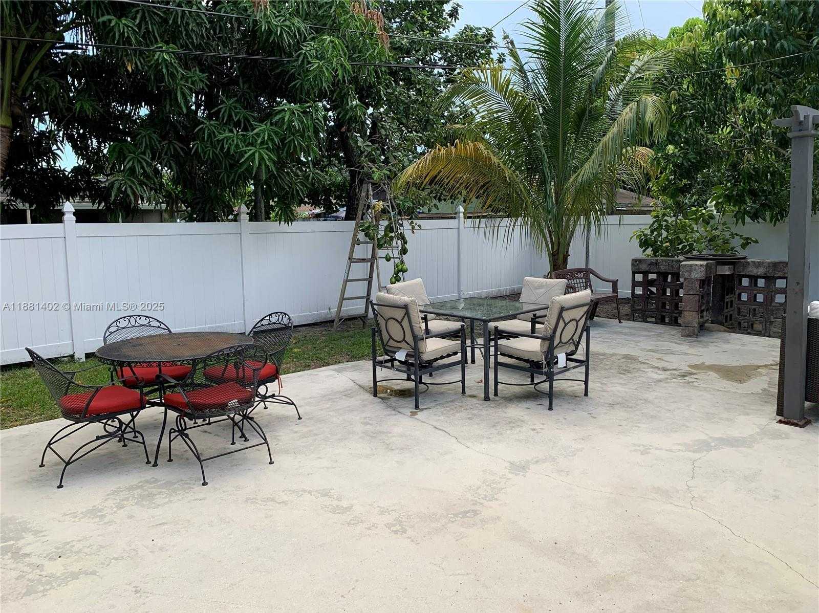 Small Image of 6180 SOUTH WEST 42ND CT, Davie Number 15