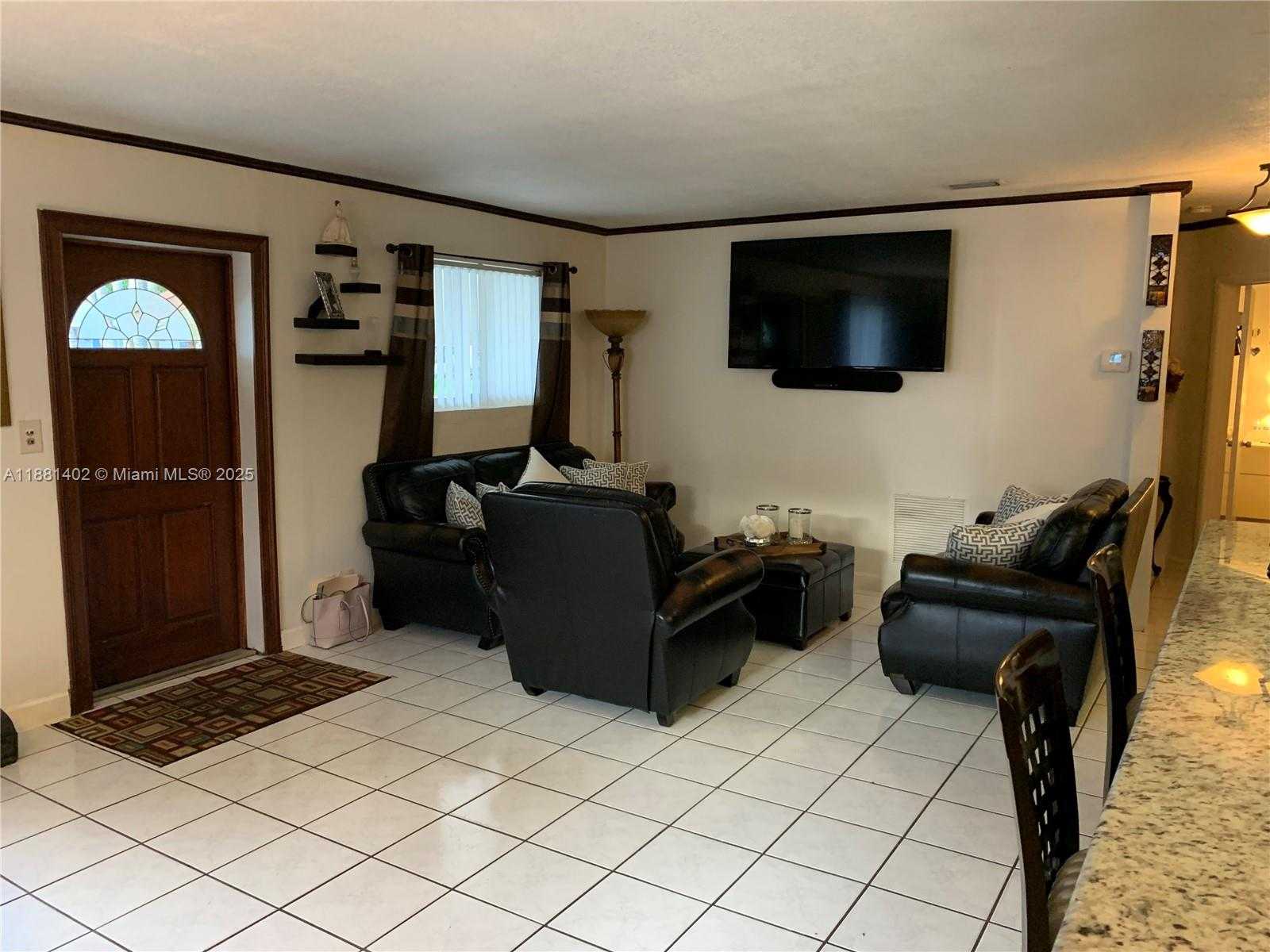 Small Image of 6180 SOUTH WEST 42ND CT, Davie Number 2