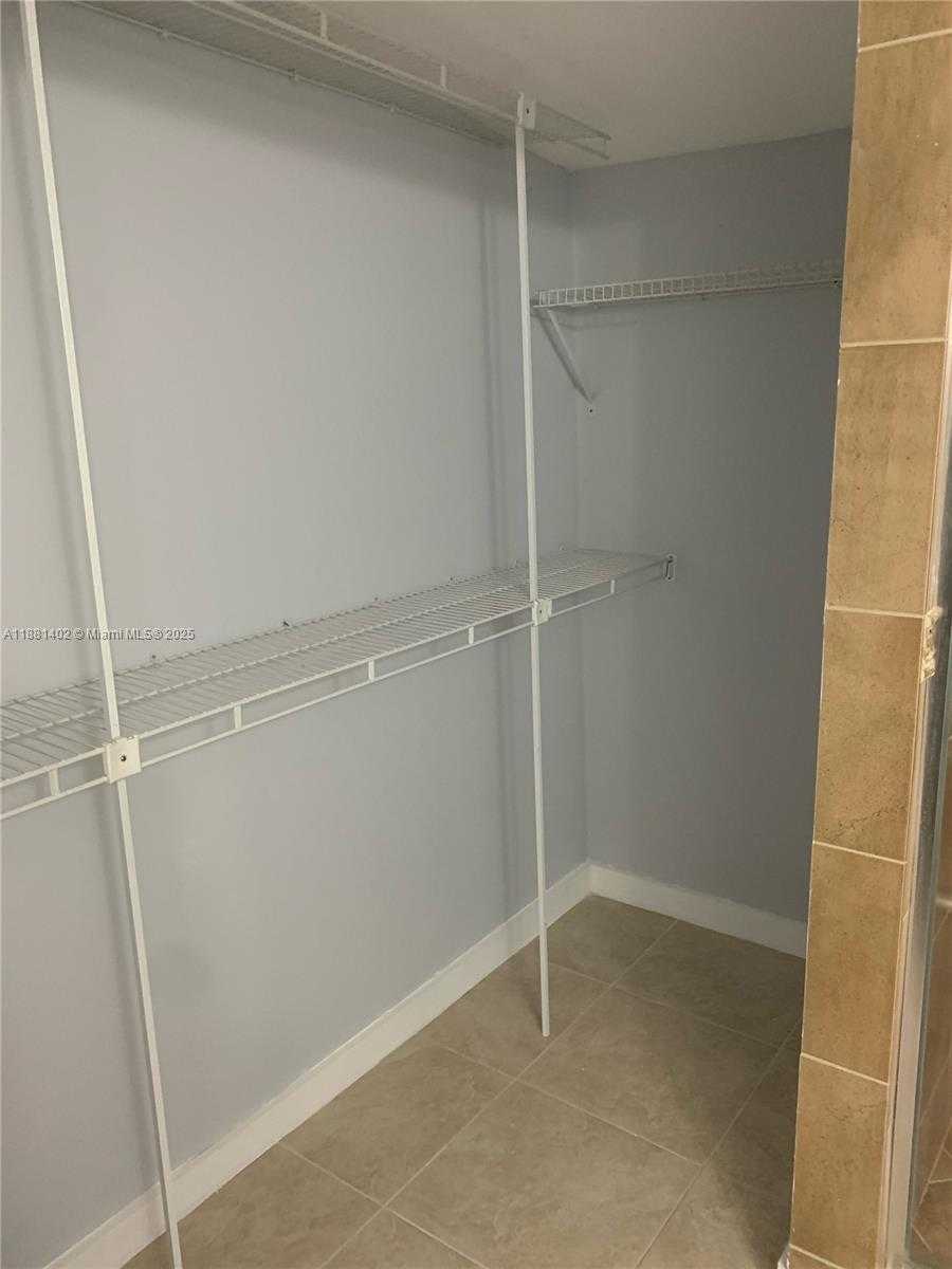 Small Image of 6180 SOUTH WEST 42ND CT, Davie Number 22