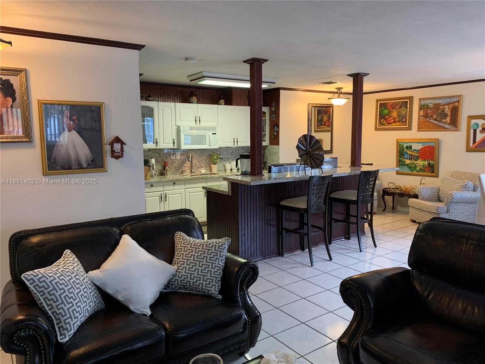 Small Image of 6180 SOUTH WEST 42ND CT, Davie Number 3