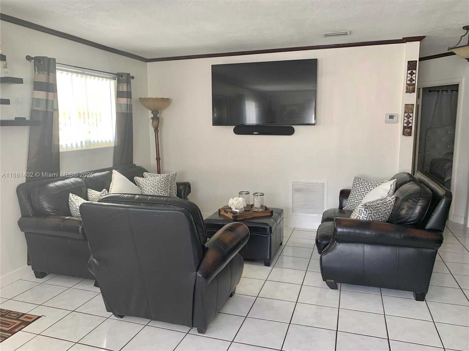 Small Image of 6180 SOUTH WEST 42ND CT, Davie Number 4