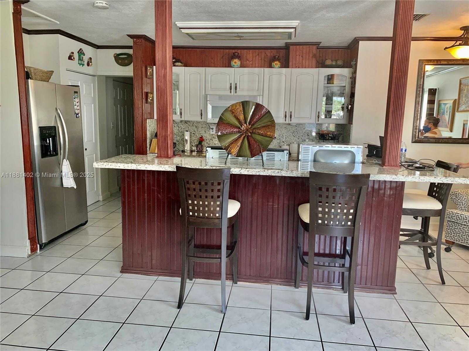 Small Image of 6180 SOUTH WEST 42ND CT, Davie Number 5