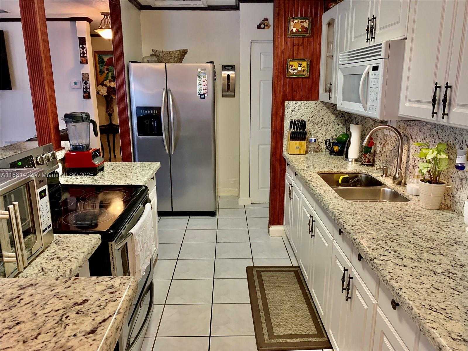 Small Image of 6180 SOUTH WEST 42ND CT, Davie Number 6