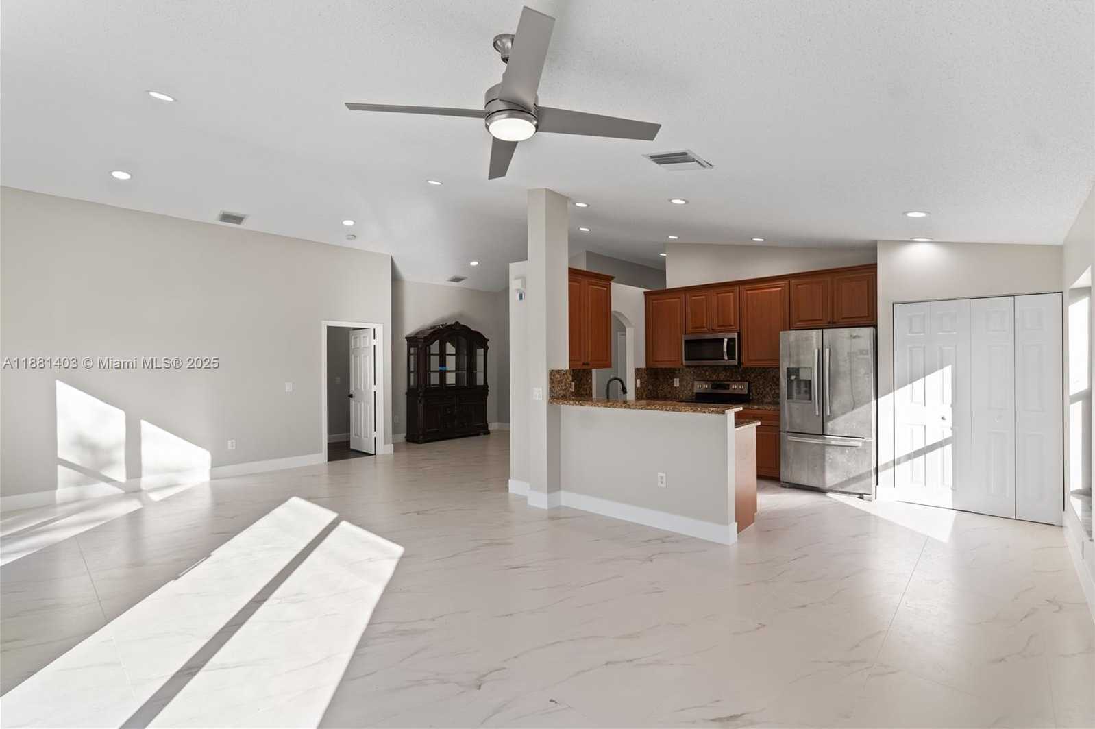 Small Image of 14340 NORTH WEST 11TH ST, Pembroke Pines Number 10