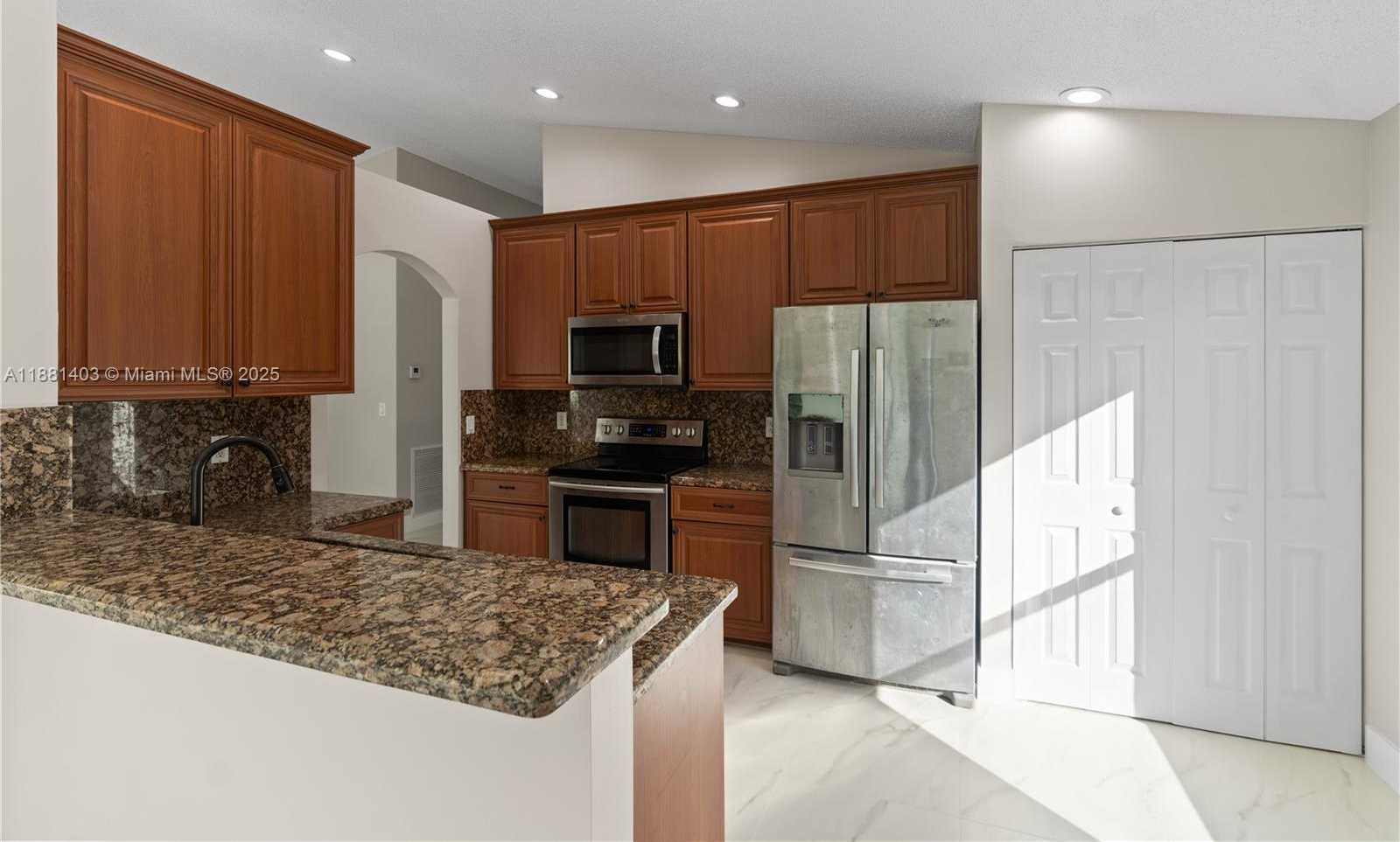Small Image of 14340 NORTH WEST 11TH ST, Pembroke Pines Number 13
