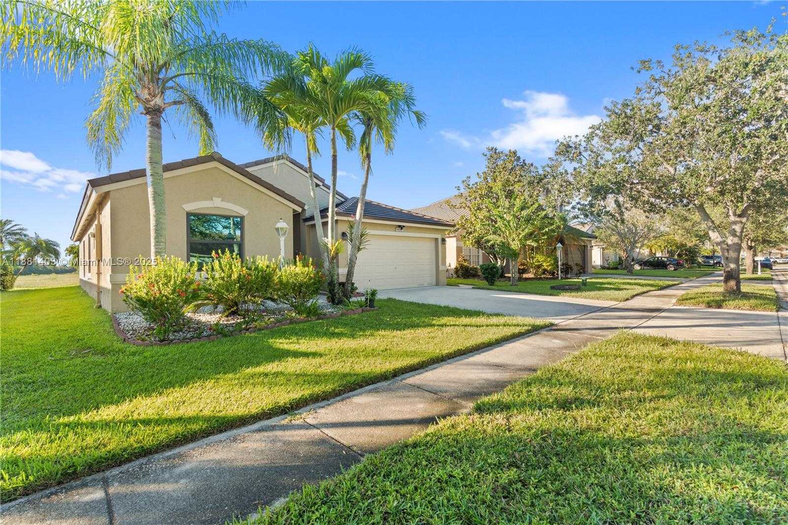 Small Image of 14340 NORTH WEST 11TH ST, Pembroke Pines Number 2