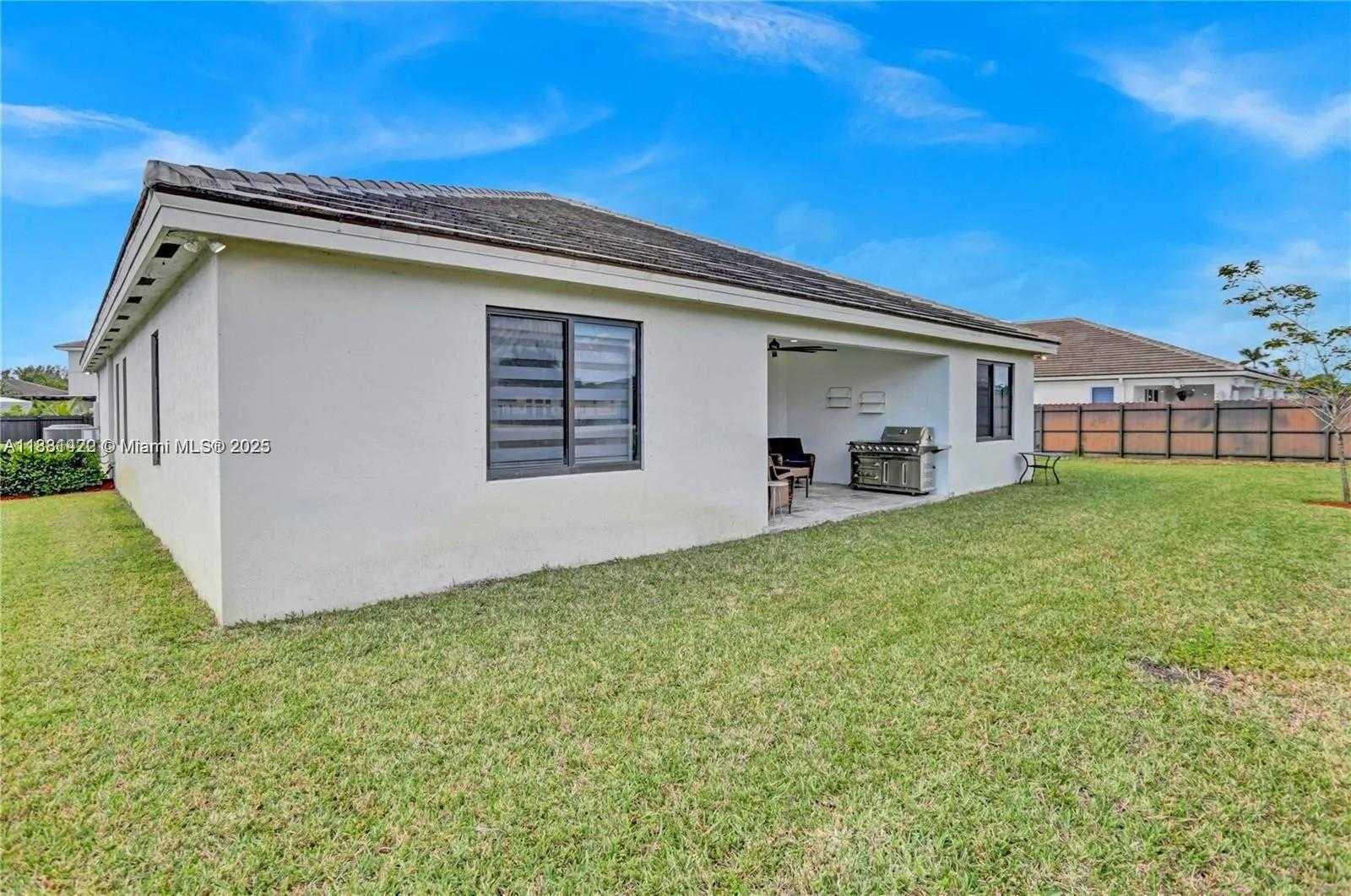 Small Image of 19815 SOUTH WEST 131ST CT, Miami Number 29