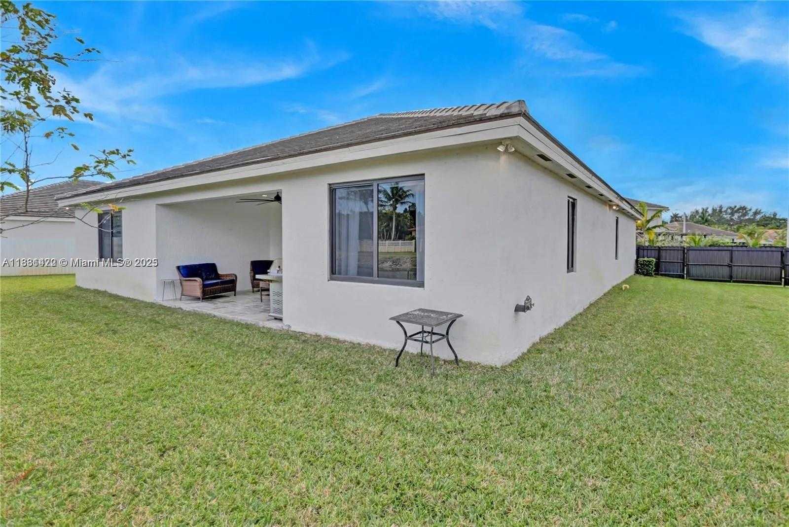 Small Image of 19815 SOUTH WEST 131ST CT, Miami Number 31