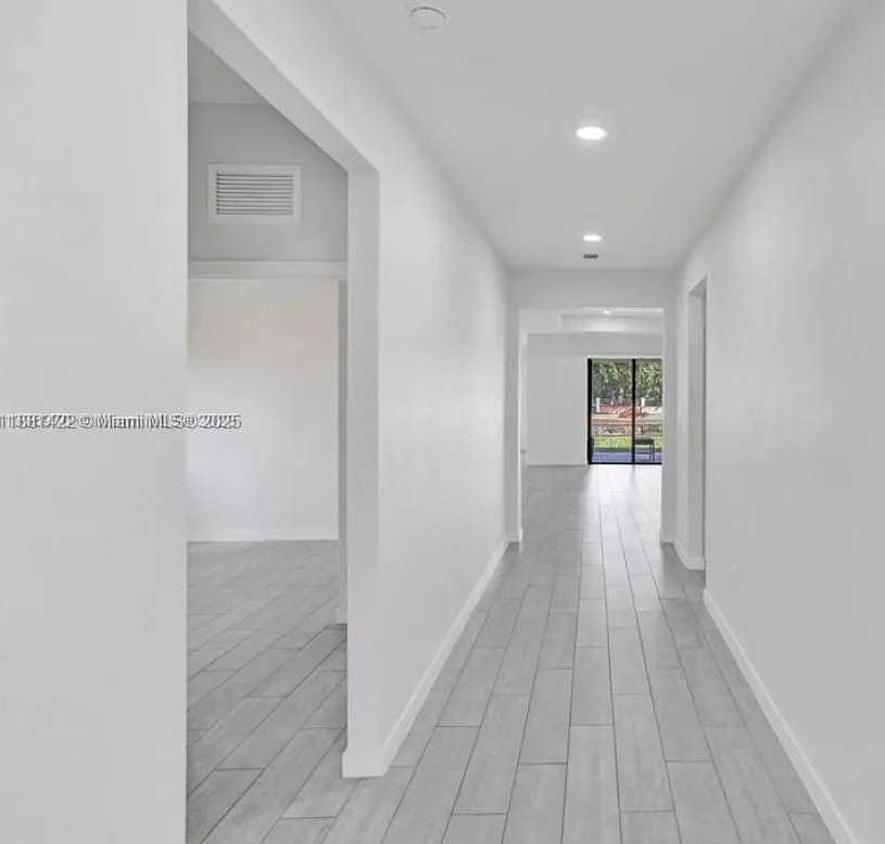 Small Image of 19815 SOUTH WEST 131ST CT, Miami Number 4