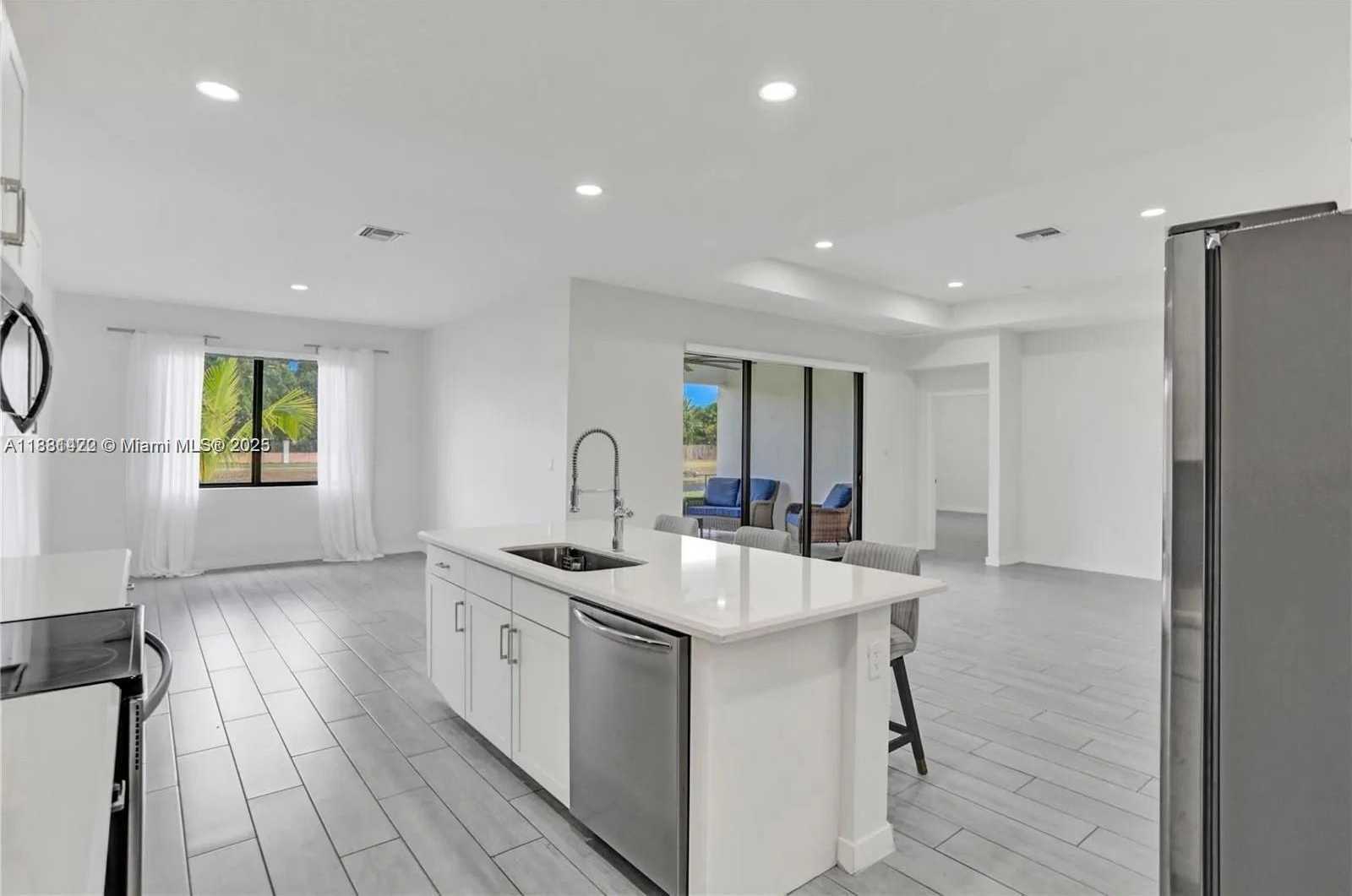 Small Image of 19815 SOUTH WEST 131ST CT, Miami Number 6