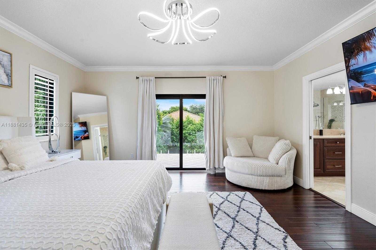 Small Image of 12001 NORTH WEST 5TH ST #12001, Miami Number 41