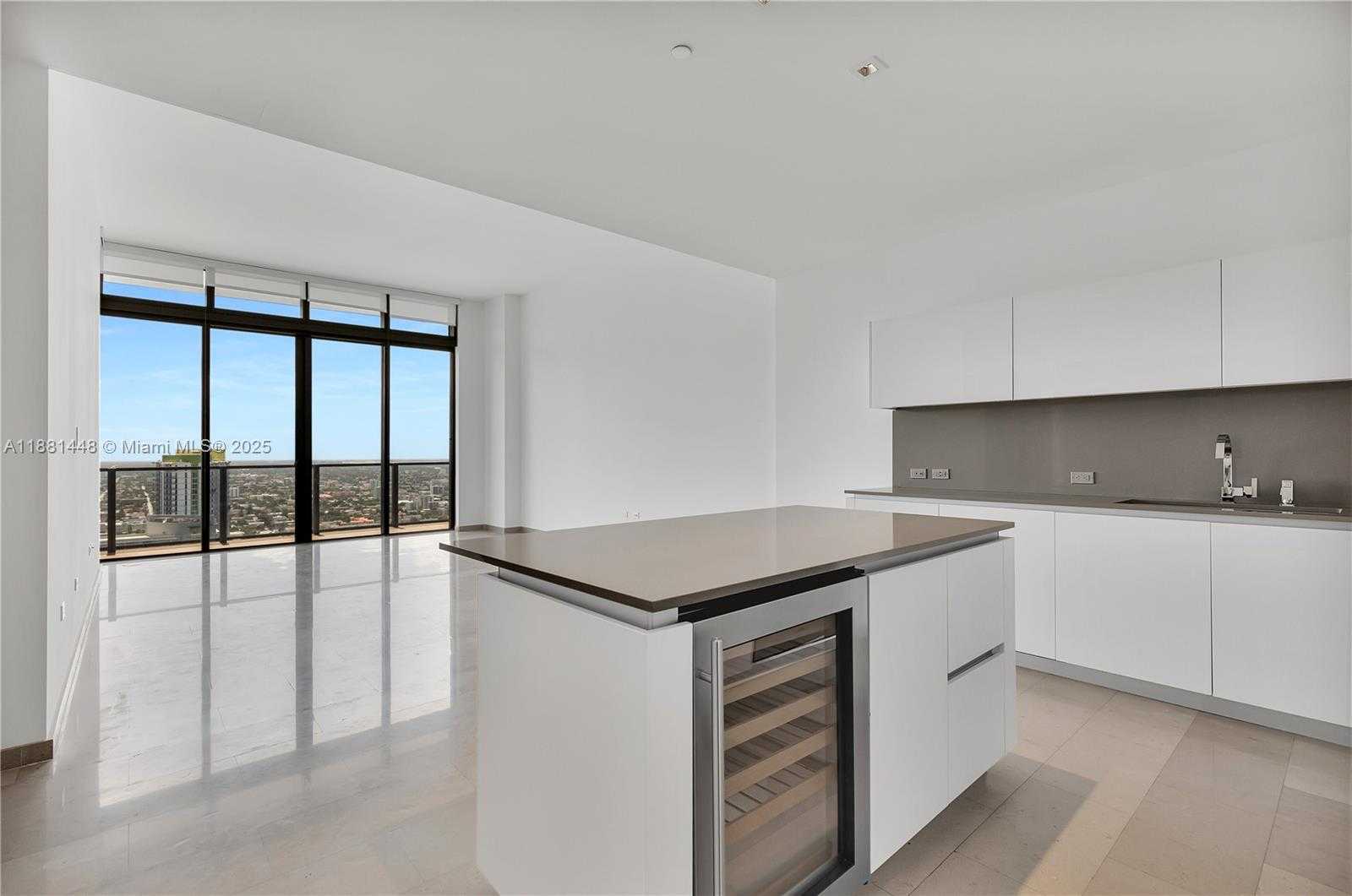 Small Image of 68 SOUTH EAST 6TH ST #4110, Miami Number 2