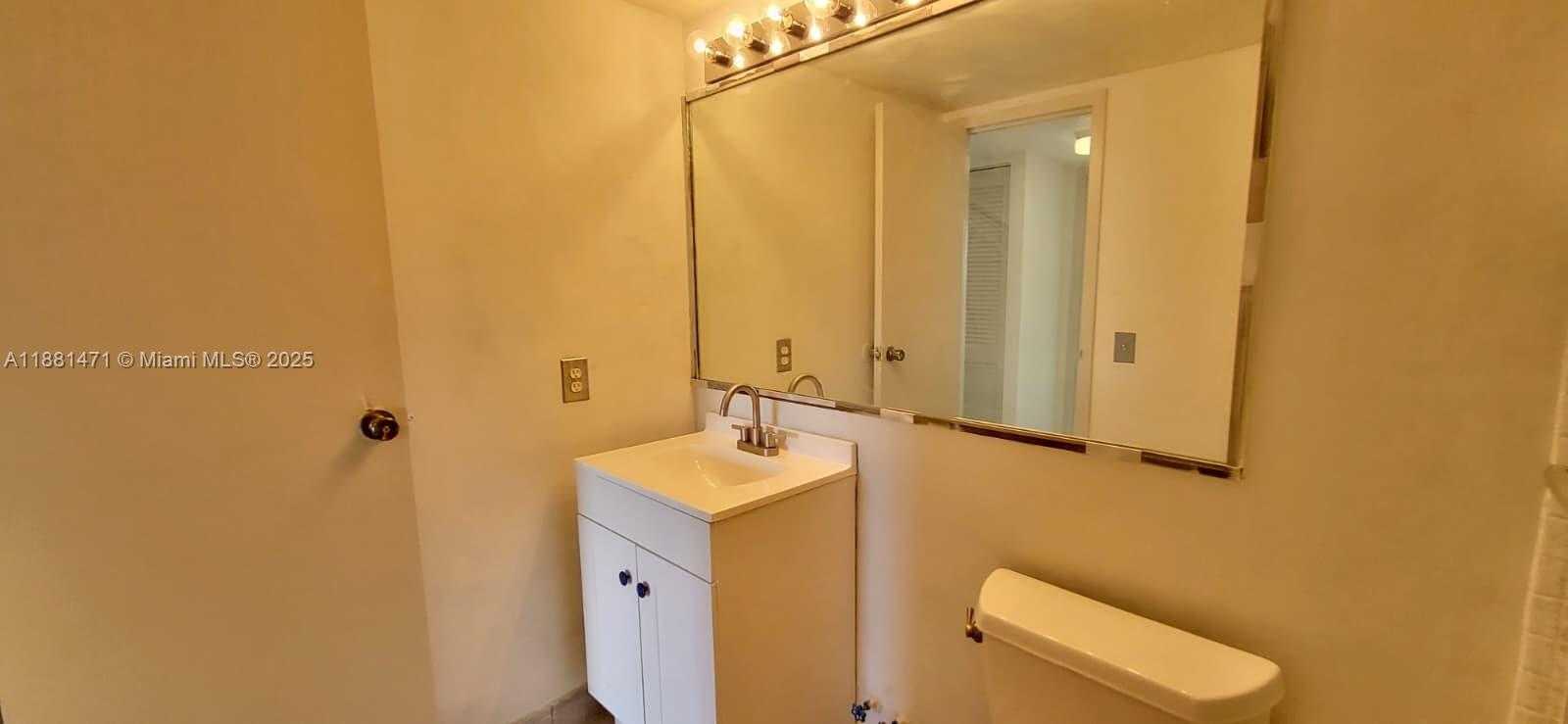 Small Image of 601 THREE ISLANDS BLVD #510, Hallandale Beach Number 10