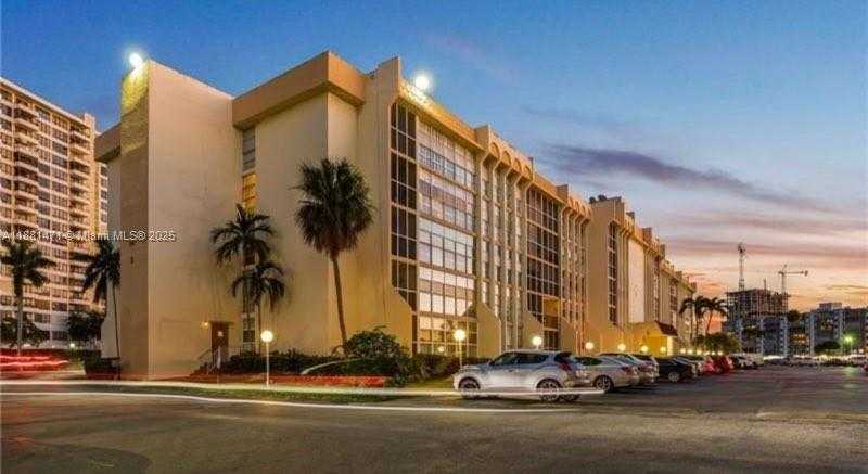 Small Image of 601 THREE ISLANDS BLVD #510, Hallandale Beach Number 23