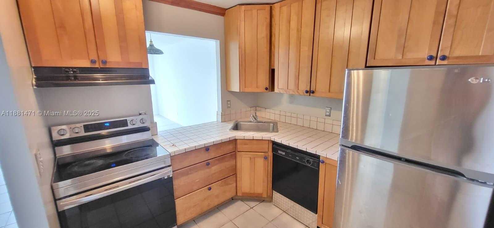 Small Image of 601 THREE ISLANDS BLVD #510, Hallandale Beach Number 4