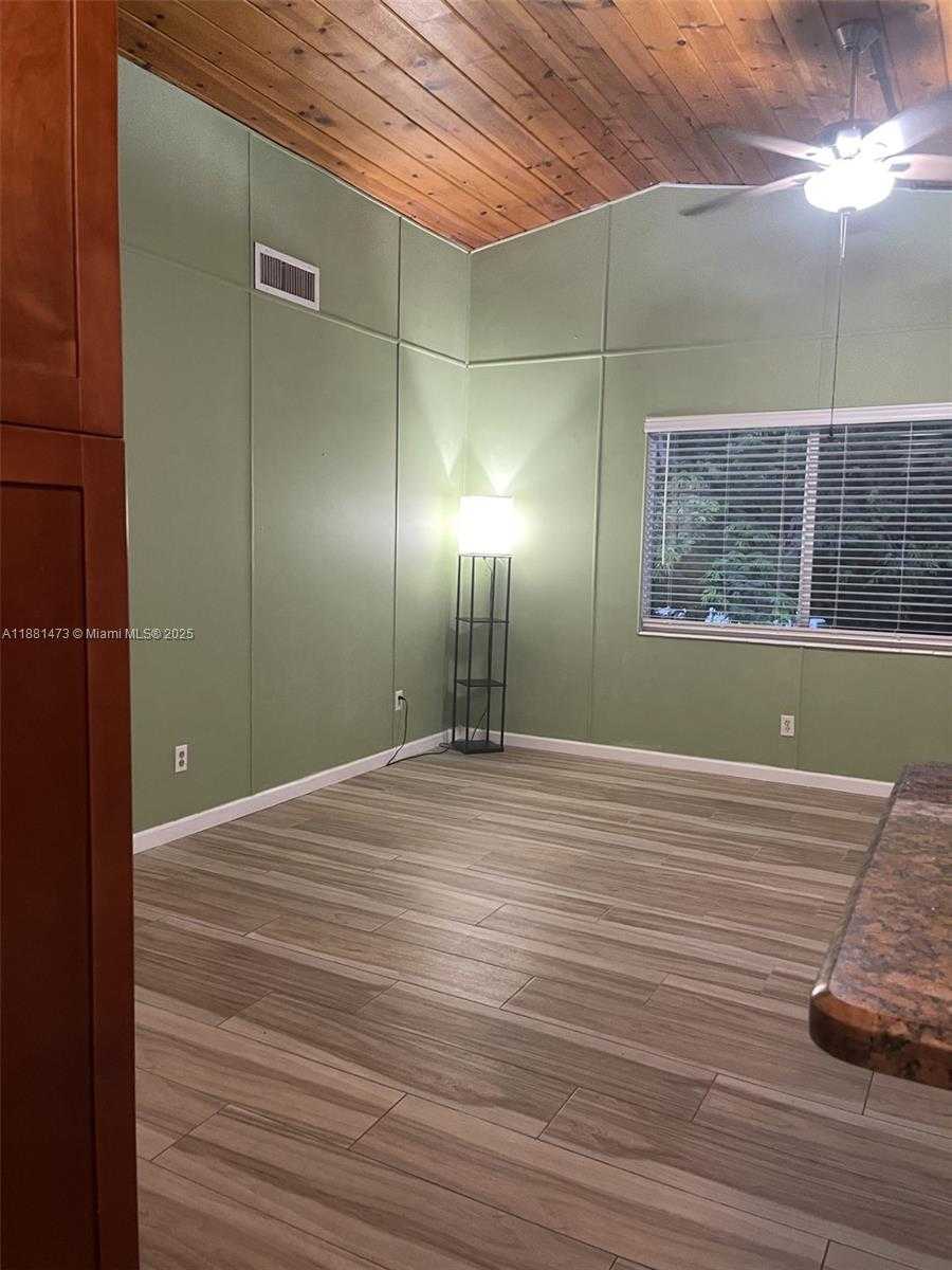 Small Image of 141 GUMBO LIMBO DR, Key Largo Number 11