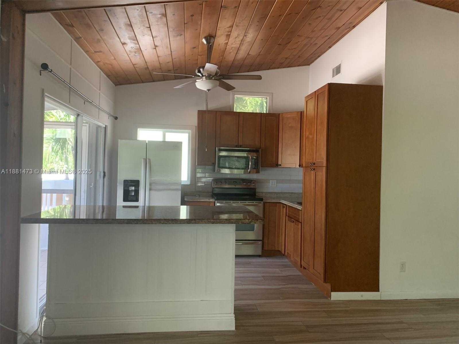 Small Image of 141 GUMBO LIMBO DR, Key Largo Number 12