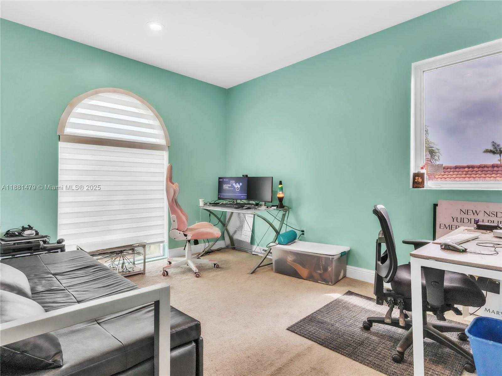 Small Image of 3366 SOUTH WEST 152ND PL, Miami Number 25