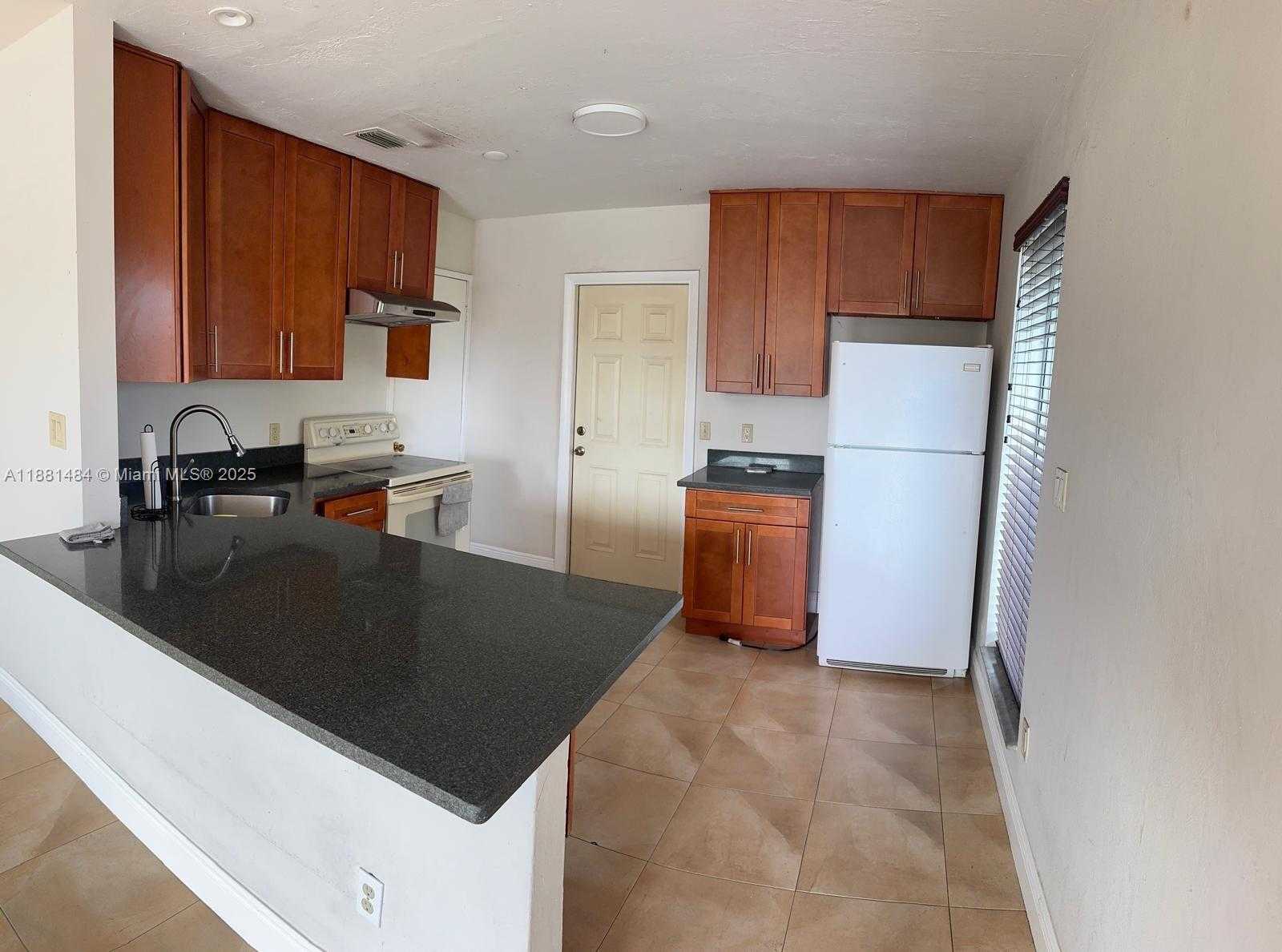 Small Image of 20923 SOUTH WEST 117TH AVE, Miami Number 3